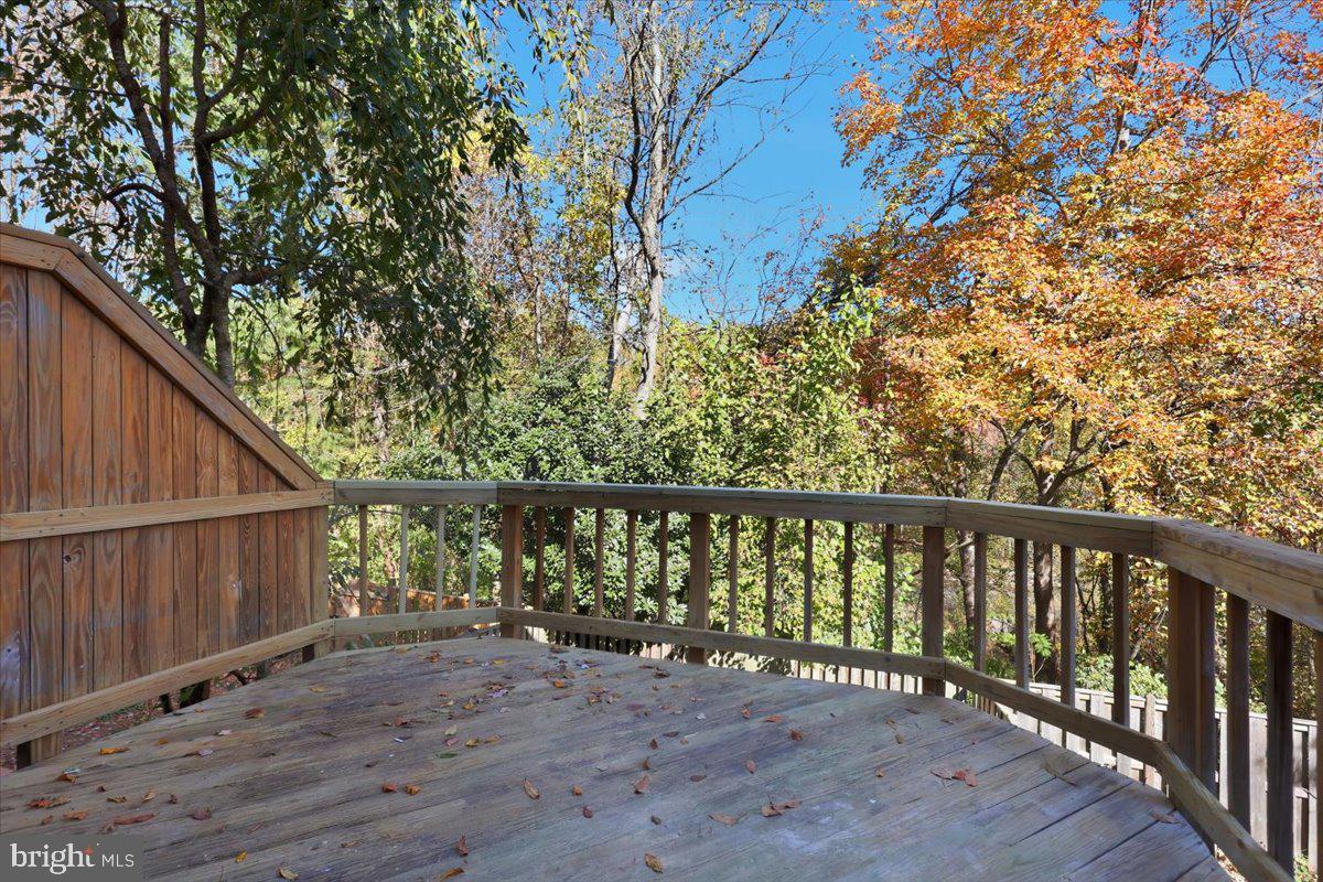 5714 MASON BLUFF DR, BURKE, Virginia 22015, 3 Bedrooms Bedrooms, ,3 BathroomsBathrooms,Residential,For sale,5714 MASON BLUFF DR,VAFX2276248 MLS # VAFX2276248