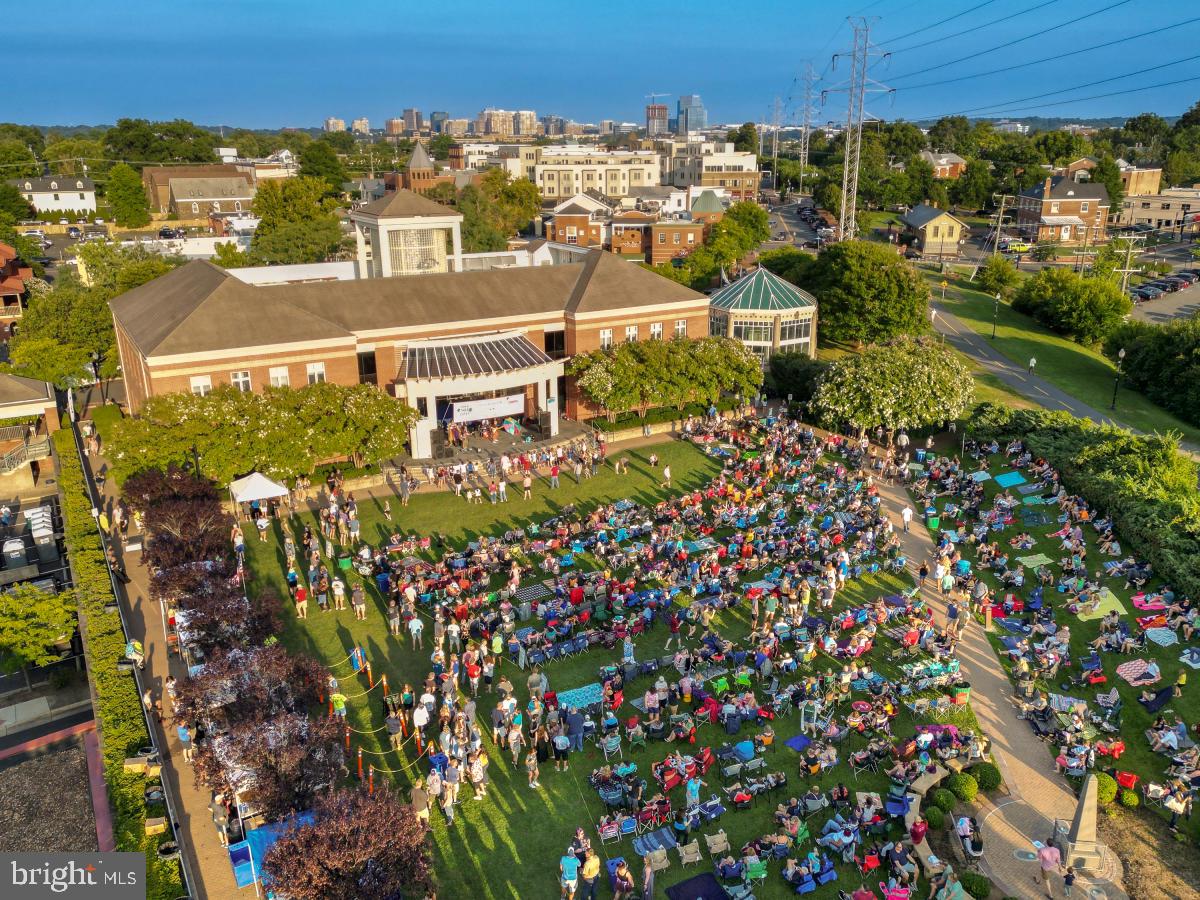 5714 MASON BLUFF DR, BURKE, Virginia 22015, 3 Bedrooms Bedrooms, ,3 BathroomsBathrooms,Residential,For sale,5714 MASON BLUFF DR,VAFX2276248 MLS # VAFX2276248