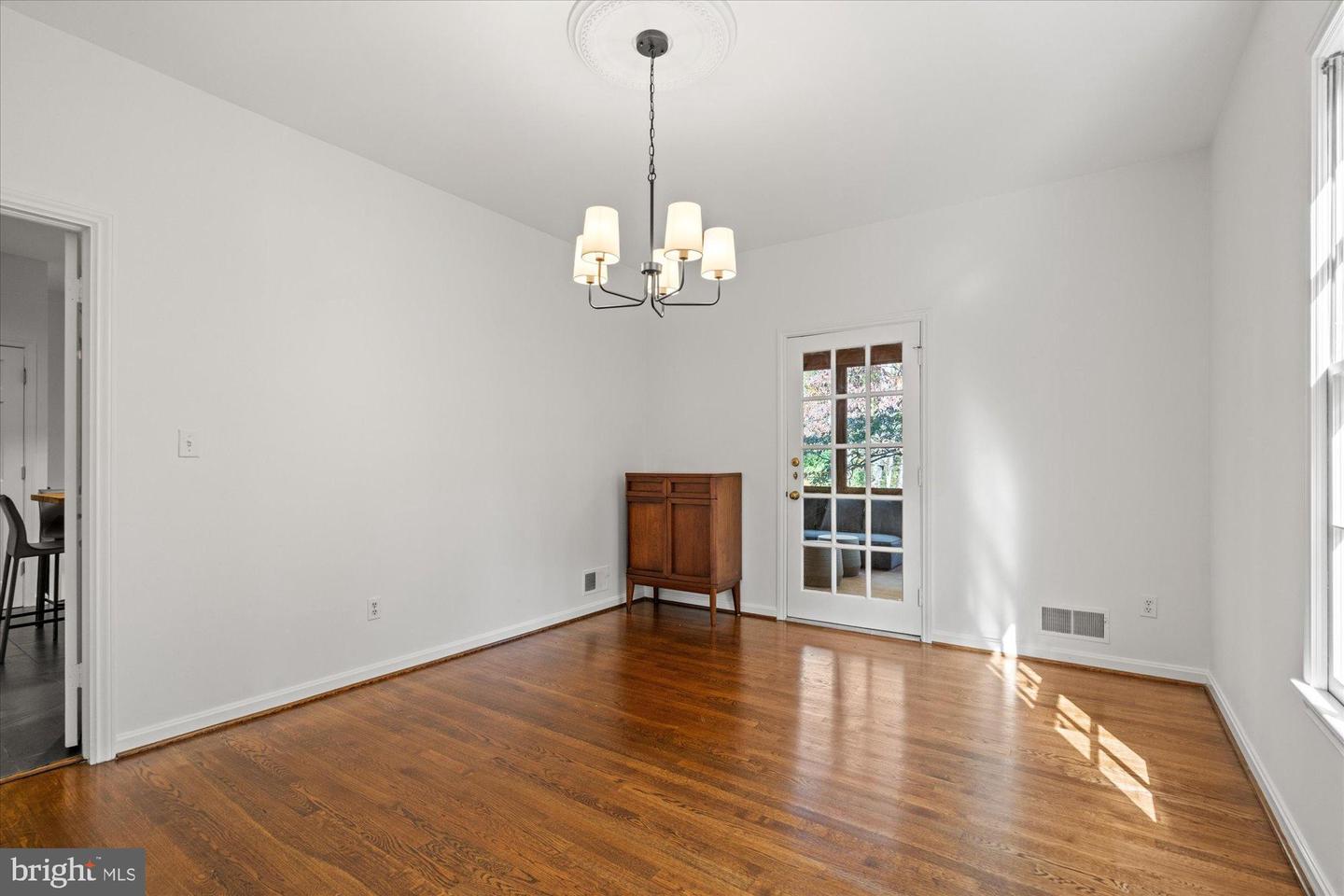7504 BLAISE TRL, MCLEAN, Virginia 22102, 4 Bedrooms Bedrooms, ,3 BathroomsBathrooms,Residential,For sale,7504 BLAISE TRL,VAFX2276256 MLS # VAFX2276256 7504 BLAISE TRL, MCLEAN, Virginia 22102, 4 Bedrooms Bedrooms, ,3 BathroomsBathrooms,Residential,For sale,7504 BLAISE TRL,VAFX2276256 MLS # VAFX2276256