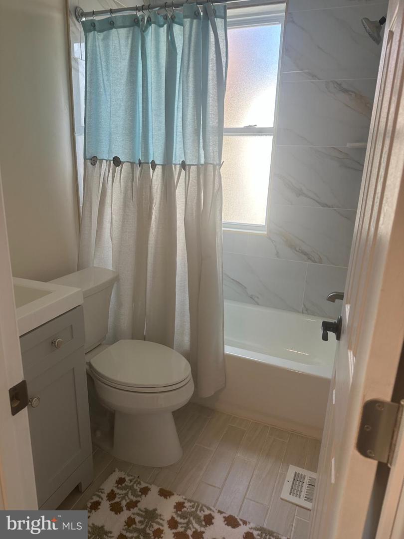 633 18TH ST NE, WASHINGTON, District Of Columbia 20002, 2 Bedrooms Bedrooms, 7 Rooms Rooms,1 BathroomBathrooms,Residential,For sale,633 18TH ST NE,DCDC2229064 MLS # DCDC2229064 633 18TH ST NE, WASHINGTON, District Of Columbia 20002, 2 Bedrooms Bedrooms, 7 Rooms Rooms,1 BathroomBathrooms,Residential,For sale,633 18TH ST NE,DCDC2229064 MLS # DCDC2229064