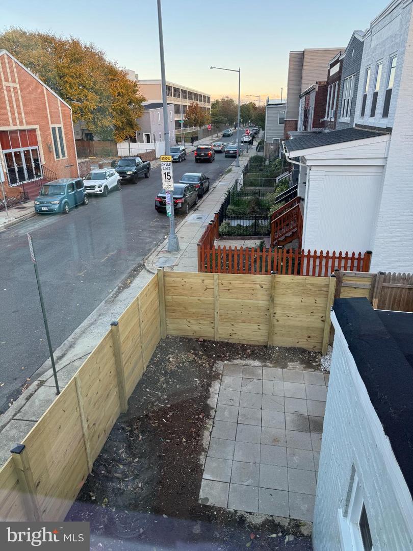 633 18TH ST NE, WASHINGTON, District Of Columbia 20002, 2 Bedrooms Bedrooms, 7 Rooms Rooms,1 BathroomBathrooms,Residential,For sale,633 18TH ST NE,DCDC2229064 MLS # DCDC2229064 633 18TH ST NE, WASHINGTON, District Of Columbia 20002, 2 Bedrooms Bedrooms, 7 Rooms Rooms,1 BathroomBathrooms,Residential,For sale,633 18TH ST NE,DCDC2229064 MLS # DCDC2229064