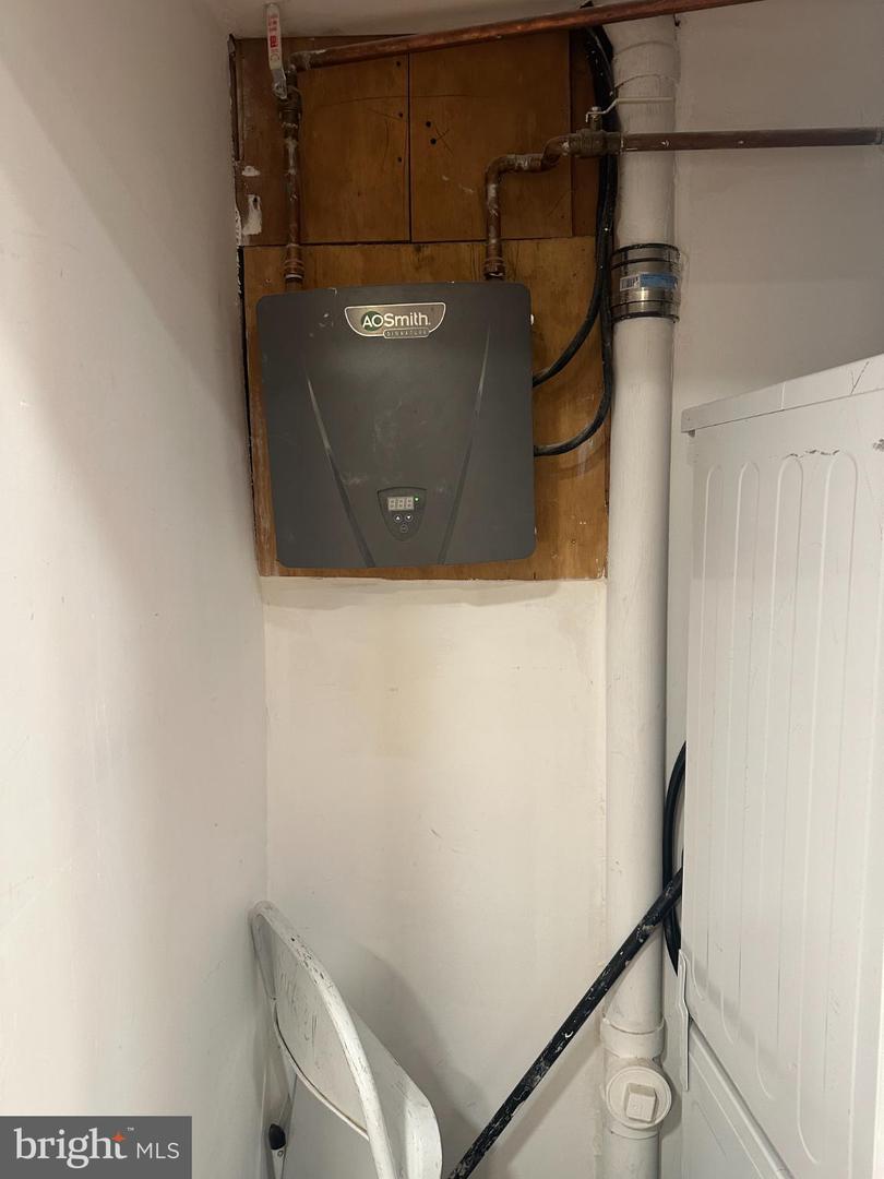 633 18TH ST NE, WASHINGTON, District Of Columbia 20002, 2 Bedrooms Bedrooms, 7 Rooms Rooms,1 BathroomBathrooms,Residential,For sale,633 18TH ST NE,DCDC2229064 MLS # DCDC2229064 633 18TH ST NE, WASHINGTON, District Of Columbia 20002, 2 Bedrooms Bedrooms, 7 Rooms Rooms,1 BathroomBathrooms,Residential,For sale,633 18TH ST NE,DCDC2229064 MLS # DCDC2229064