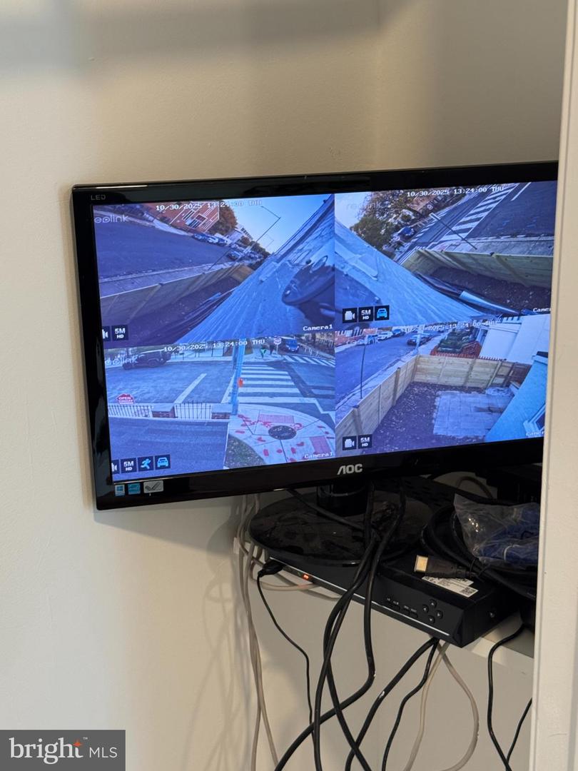 633 18TH ST NE, WASHINGTON, District Of Columbia 20002, 2 Bedrooms Bedrooms, 7 Rooms Rooms,1 BathroomBathrooms,Residential,For sale,633 18TH ST NE,DCDC2229064 MLS # DCDC2229064 633 18TH ST NE, WASHINGTON, District Of Columbia 20002, 2 Bedrooms Bedrooms, 7 Rooms Rooms,1 BathroomBathrooms,Residential,For sale,633 18TH ST NE,DCDC2229064 MLS # DCDC2229064