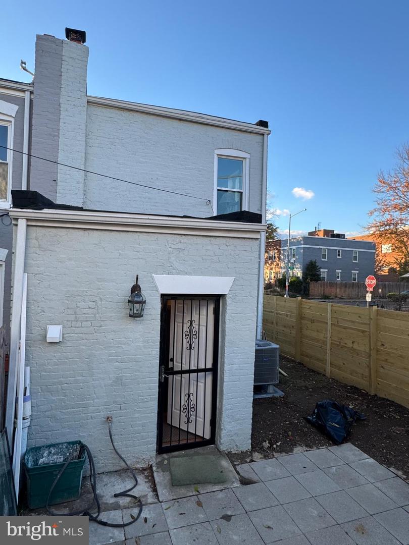 633 18TH ST NE, WASHINGTON, District Of Columbia 20002, 2 Bedrooms Bedrooms, 7 Rooms Rooms,1 BathroomBathrooms,Residential,For sale,633 18TH ST NE,DCDC2229064 MLS # DCDC2229064 633 18TH ST NE, WASHINGTON, District Of Columbia 20002, 2 Bedrooms Bedrooms, 7 Rooms Rooms,1 BathroomBathrooms,Residential,For sale,633 18TH ST NE,DCDC2229064 MLS # DCDC2229064