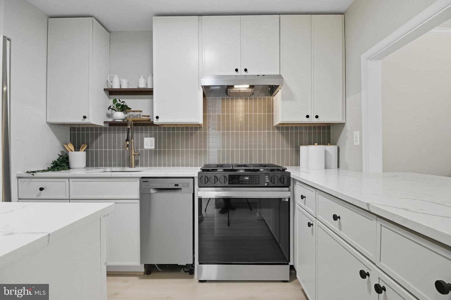 5811 COVE LANDING RD #301, BURKE, Virginia 22015, 3 Bedrooms Bedrooms, ,2 BathroomsBathrooms,Residential,For sale,5811 COVE LANDING RD #301,VAFX2276330 MLS # VAFX2276330 5811 COVE LANDING RD #301, BURKE, Virginia 22015, 3 Bedrooms Bedrooms, ,2 BathroomsBathrooms,Residential,For sale,5811 COVE LANDING RD #301,VAFX2276330 MLS # VAFX2276330