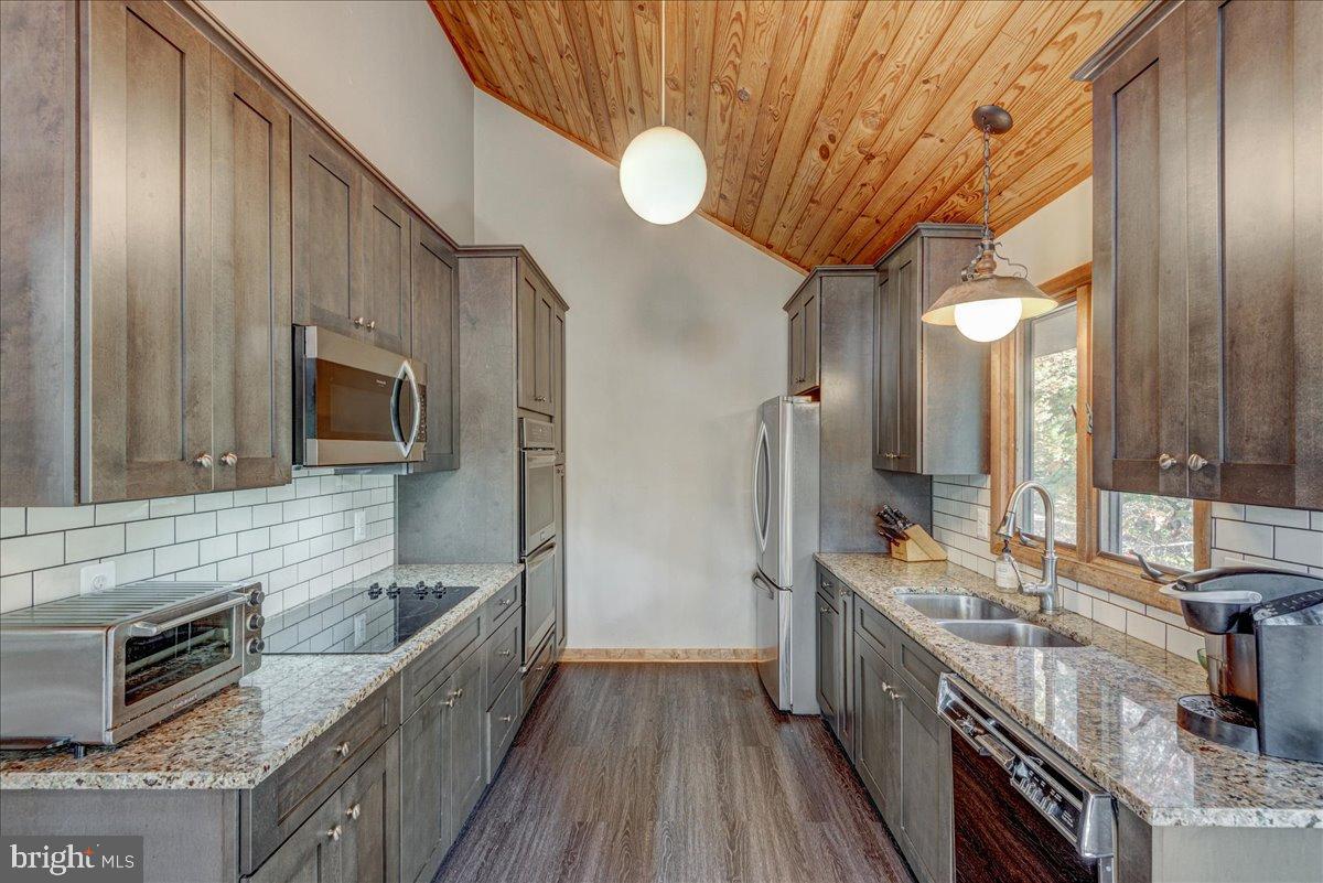 DOCK LUCK LN, SPOTSYLVANIA, Virginia 22551, 3 Bedrooms Bedrooms, 13 Rooms Rooms,3 BathroomsBathrooms,Residential,For sale,DOCK LUCK LN,VASP2037256 MLS # VASP2037256 DOCK LUCK LN, SPOTSYLVANIA, Virginia 22551, 3 Bedrooms Bedrooms, 13 Rooms Rooms,3 BathroomsBathrooms,Residential,For sale,DOCK LUCK LN,VASP2037256 MLS # VASP2037256