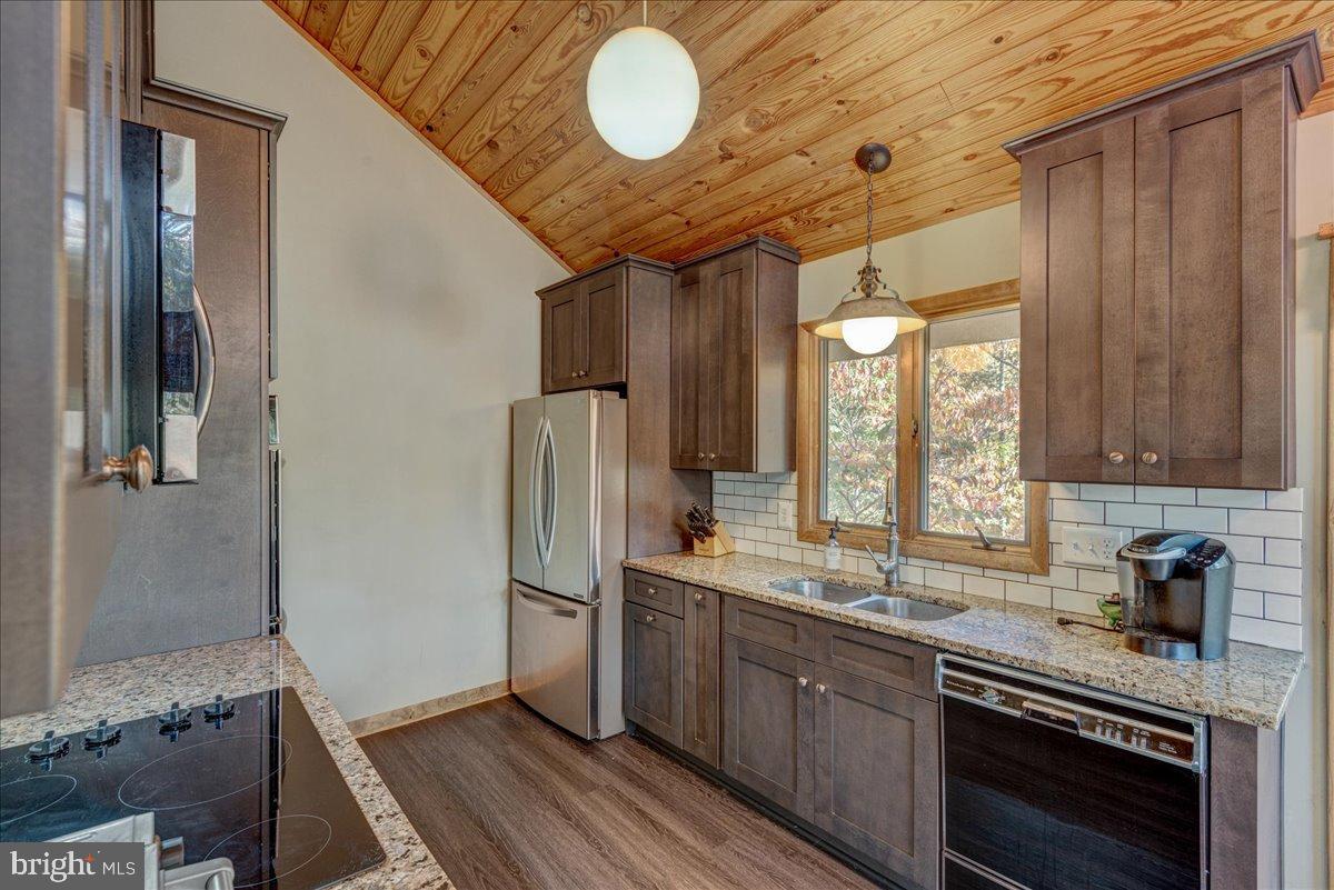 DOCK LUCK LN, SPOTSYLVANIA, Virginia 22551, 3 Bedrooms Bedrooms, 13 Rooms Rooms,3 BathroomsBathrooms,Residential,For sale,DOCK LUCK LN,VASP2037256 MLS # VASP2037256 DOCK LUCK LN, SPOTSYLVANIA, Virginia 22551, 3 Bedrooms Bedrooms, 13 Rooms Rooms,3 BathroomsBathrooms,Residential,For sale,DOCK LUCK LN,VASP2037256 MLS # VASP2037256