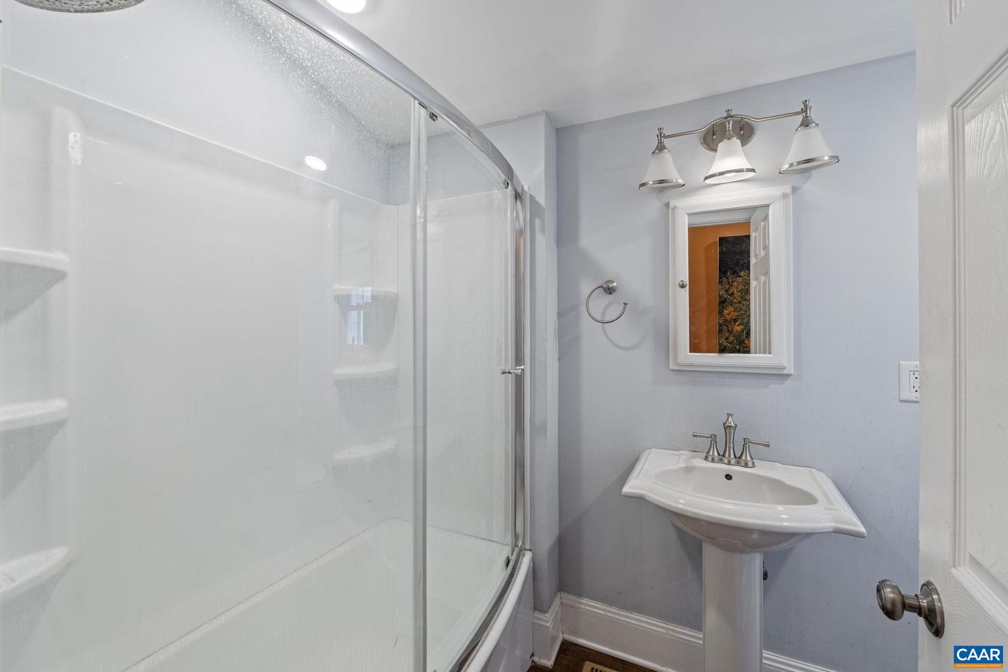 5515 GORDONSVILLE RD, KESWICK, Virginia 22947, 3 Bedrooms Bedrooms, ,2 BathroomsBathrooms,Residential,For sale,5515 GORDONSVILLE RD,670437 MLS # 670437