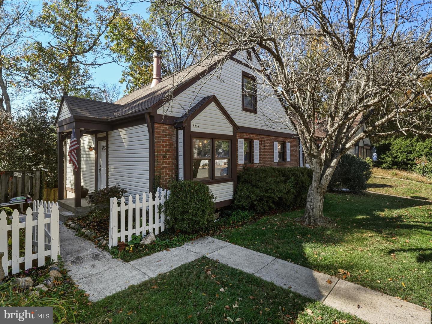 9816 PEBBLE WEIGH CT, BURKE, Virginia 22015, 4 Bedrooms Bedrooms, 11 Rooms Rooms,3 BathroomsBathrooms,Residential,For sale,9816 PEBBLE WEIGH CT,VAFX2262668 MLS # VAFX2262668 9816 PEBBLE WEIGH CT, BURKE, Virginia 22015, 4 Bedrooms Bedrooms, 11 Rooms Rooms,3 BathroomsBathrooms,Residential,For sale,9816 PEBBLE WEIGH CT,VAFX2262668 MLS # VAFX2262668