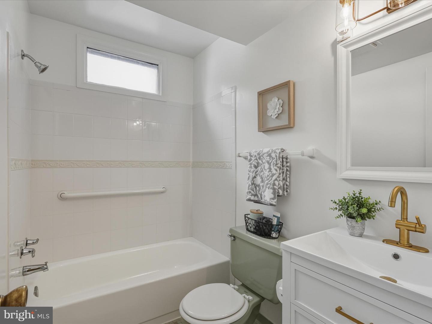 9816 PEBBLE WEIGH CT, BURKE, Virginia 22015, 4 Bedrooms Bedrooms, 11 Rooms Rooms,3 BathroomsBathrooms,Residential,For sale,9816 PEBBLE WEIGH CT,VAFX2262668 MLS # VAFX2262668 9816 PEBBLE WEIGH CT, BURKE, Virginia 22015, 4 Bedrooms Bedrooms, 11 Rooms Rooms,3 BathroomsBathrooms,Residential,For sale,9816 PEBBLE WEIGH CT,VAFX2262668 MLS # VAFX2262668