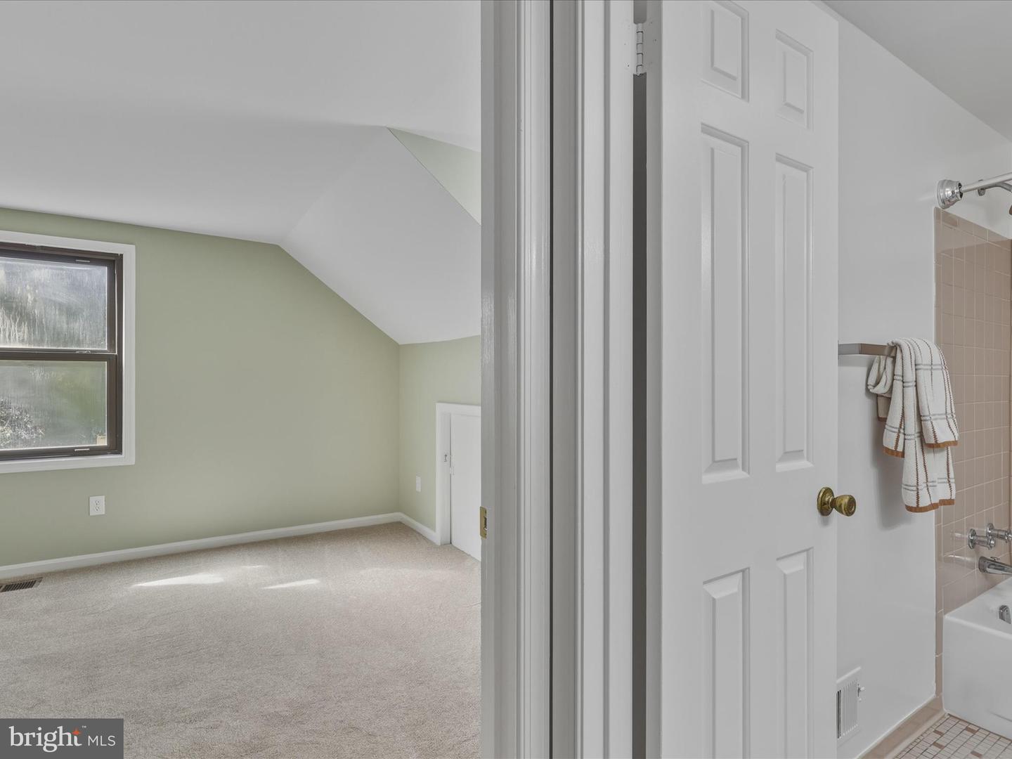 9816 PEBBLE WEIGH CT, BURKE, Virginia 22015, 4 Bedrooms Bedrooms, 11 Rooms Rooms,3 BathroomsBathrooms,Residential,For sale,9816 PEBBLE WEIGH CT,VAFX2262668 MLS # VAFX2262668 9816 PEBBLE WEIGH CT, BURKE, Virginia 22015, 4 Bedrooms Bedrooms, 11 Rooms Rooms,3 BathroomsBathrooms,Residential,For sale,9816 PEBBLE WEIGH CT,VAFX2262668 MLS # VAFX2262668