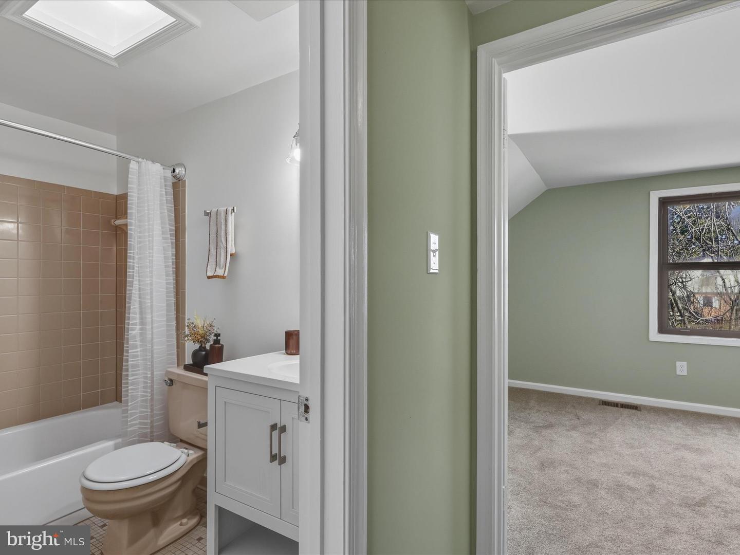 9816 PEBBLE WEIGH CT, BURKE, Virginia 22015, 4 Bedrooms Bedrooms, 11 Rooms Rooms,3 BathroomsBathrooms,Residential,For sale,9816 PEBBLE WEIGH CT,VAFX2262668 MLS # VAFX2262668 9816 PEBBLE WEIGH CT, BURKE, Virginia 22015, 4 Bedrooms Bedrooms, 11 Rooms Rooms,3 BathroomsBathrooms,Residential,For sale,9816 PEBBLE WEIGH CT,VAFX2262668 MLS # VAFX2262668