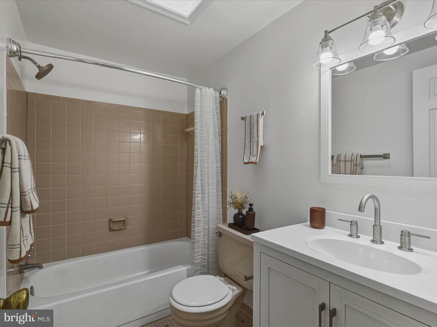 9816 PEBBLE WEIGH CT, BURKE, Virginia 22015, 4 Bedrooms Bedrooms, 11 Rooms Rooms,3 BathroomsBathrooms,Residential,For sale,9816 PEBBLE WEIGH CT,VAFX2262668 MLS # VAFX2262668 9816 PEBBLE WEIGH CT, BURKE, Virginia 22015, 4 Bedrooms Bedrooms, 11 Rooms Rooms,3 BathroomsBathrooms,Residential,For sale,9816 PEBBLE WEIGH CT,VAFX2262668 MLS # VAFX2262668