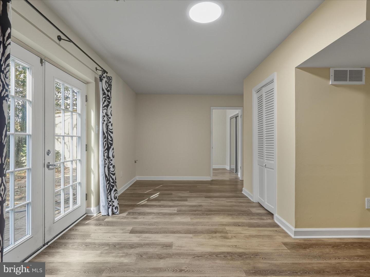 9816 PEBBLE WEIGH CT, BURKE, Virginia 22015, 4 Bedrooms Bedrooms, 11 Rooms Rooms,3 BathroomsBathrooms,Residential,For sale,9816 PEBBLE WEIGH CT,VAFX2262668 MLS # VAFX2262668 9816 PEBBLE WEIGH CT, BURKE, Virginia 22015, 4 Bedrooms Bedrooms, 11 Rooms Rooms,3 BathroomsBathrooms,Residential,For sale,9816 PEBBLE WEIGH CT,VAFX2262668 MLS # VAFX2262668