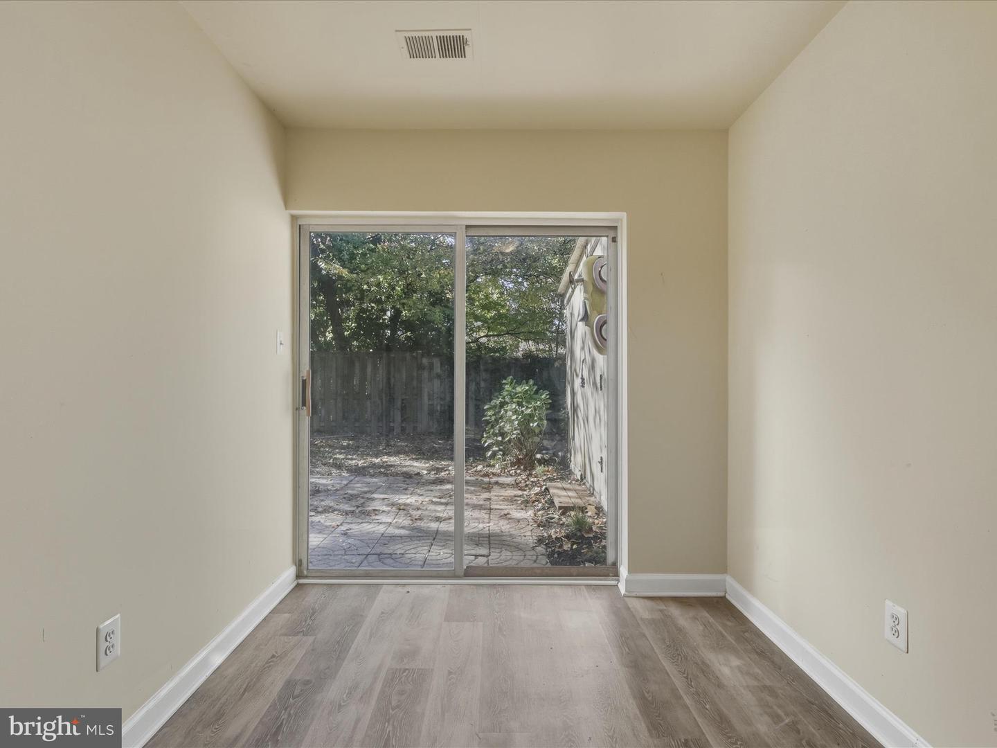 9816 PEBBLE WEIGH CT, BURKE, Virginia 22015, 4 Bedrooms Bedrooms, 11 Rooms Rooms,3 BathroomsBathrooms,Residential,For sale,9816 PEBBLE WEIGH CT,VAFX2262668 MLS # VAFX2262668 9816 PEBBLE WEIGH CT, BURKE, Virginia 22015, 4 Bedrooms Bedrooms, 11 Rooms Rooms,3 BathroomsBathrooms,Residential,For sale,9816 PEBBLE WEIGH CT,VAFX2262668 MLS # VAFX2262668