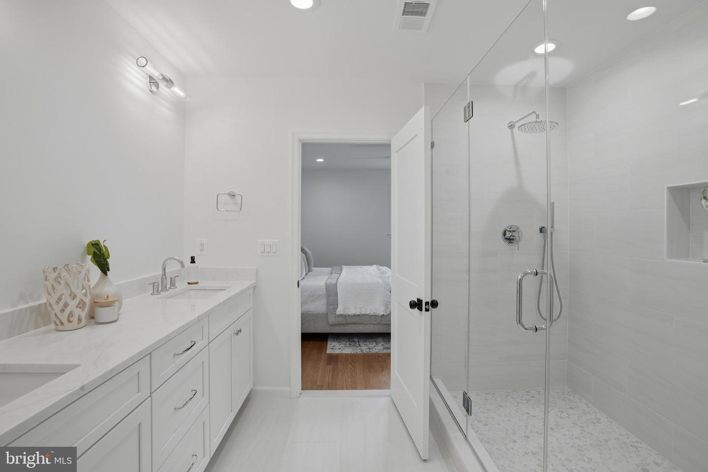 3409 STERLING AVE, ALEXANDRIA, Virginia 22304, 5 Bedrooms Bedrooms, ,4 BathroomsBathrooms,Residential,For sale,3409 STERLING AVE,VAAX2049342 MLS # VAAX2049342 3409 STERLING AVE, ALEXANDRIA, Virginia 22304, 5 Bedrooms Bedrooms, ,4 BathroomsBathrooms,Residential,For sale,3409 STERLING AVE,VAAX2049342 MLS # VAAX2049342