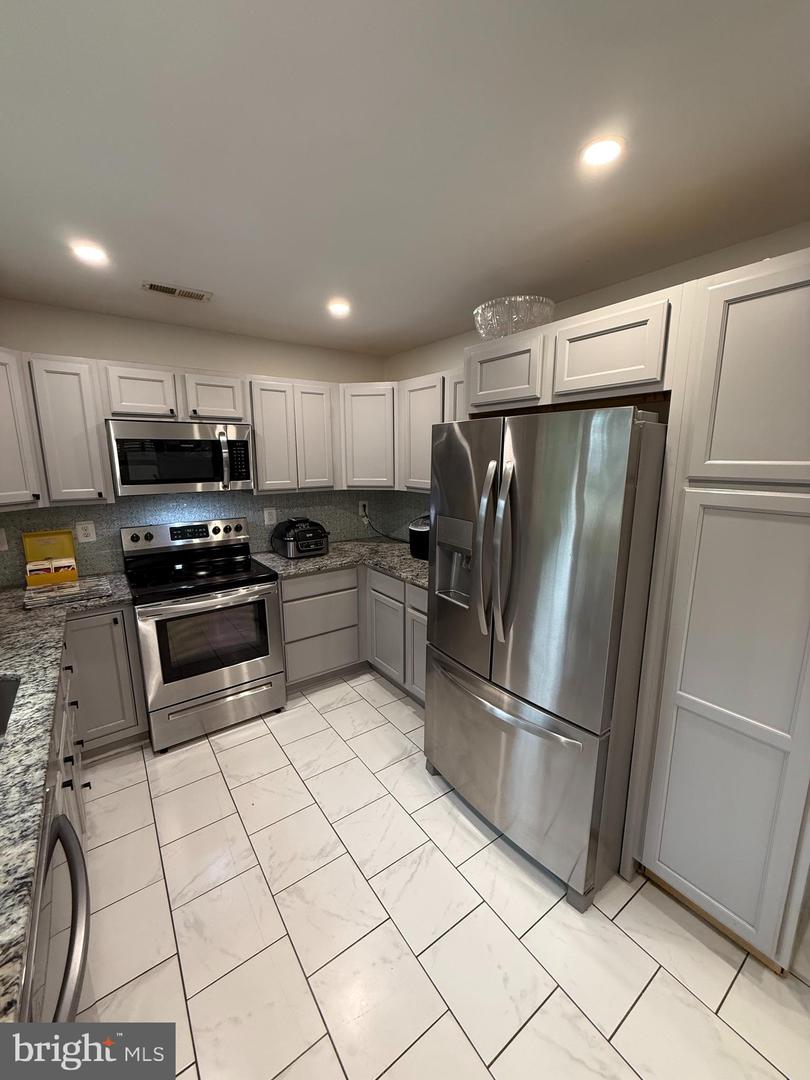 9617 THOUSAND OAKS LN, SPOTSYLVANIA, Virginia 22551, 4 Bedrooms Bedrooms, 7 Rooms Rooms,2 BathroomsBathrooms,Residential,For sale,9617 THOUSAND OAKS LN,VASP2036768 MLS # VASP2036768 9617 THOUSAND OAKS LN, SPOTSYLVANIA, Virginia 22551, 4 Bedrooms Bedrooms, 7 Rooms Rooms,2 BathroomsBathrooms,Residential,For sale,9617 THOUSAND OAKS LN,VASP2036768 MLS # VASP2036768