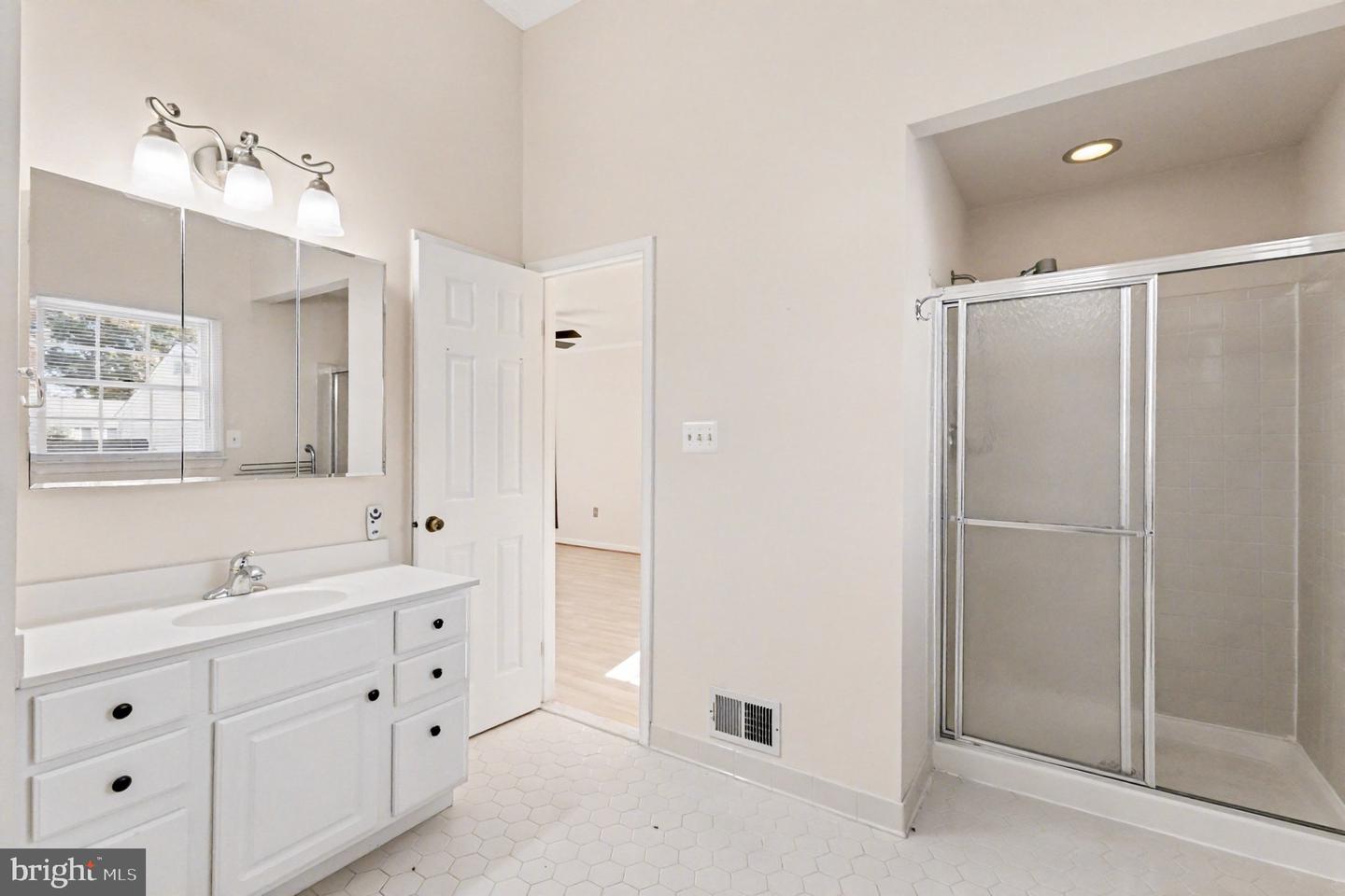 5503 TEAK CT, ALEXANDRIA, Virginia 22309, 4 Bedrooms Bedrooms, ,3 BathroomsBathrooms,Residential,For sale,5503 TEAK CT,VAFX2275536 MLS # VAFX2275536 5503 TEAK CT, ALEXANDRIA, Virginia 22309, 4 Bedrooms Bedrooms, ,3 BathroomsBathrooms,Residential,For sale,5503 TEAK CT,VAFX2275536 MLS # VAFX2275536