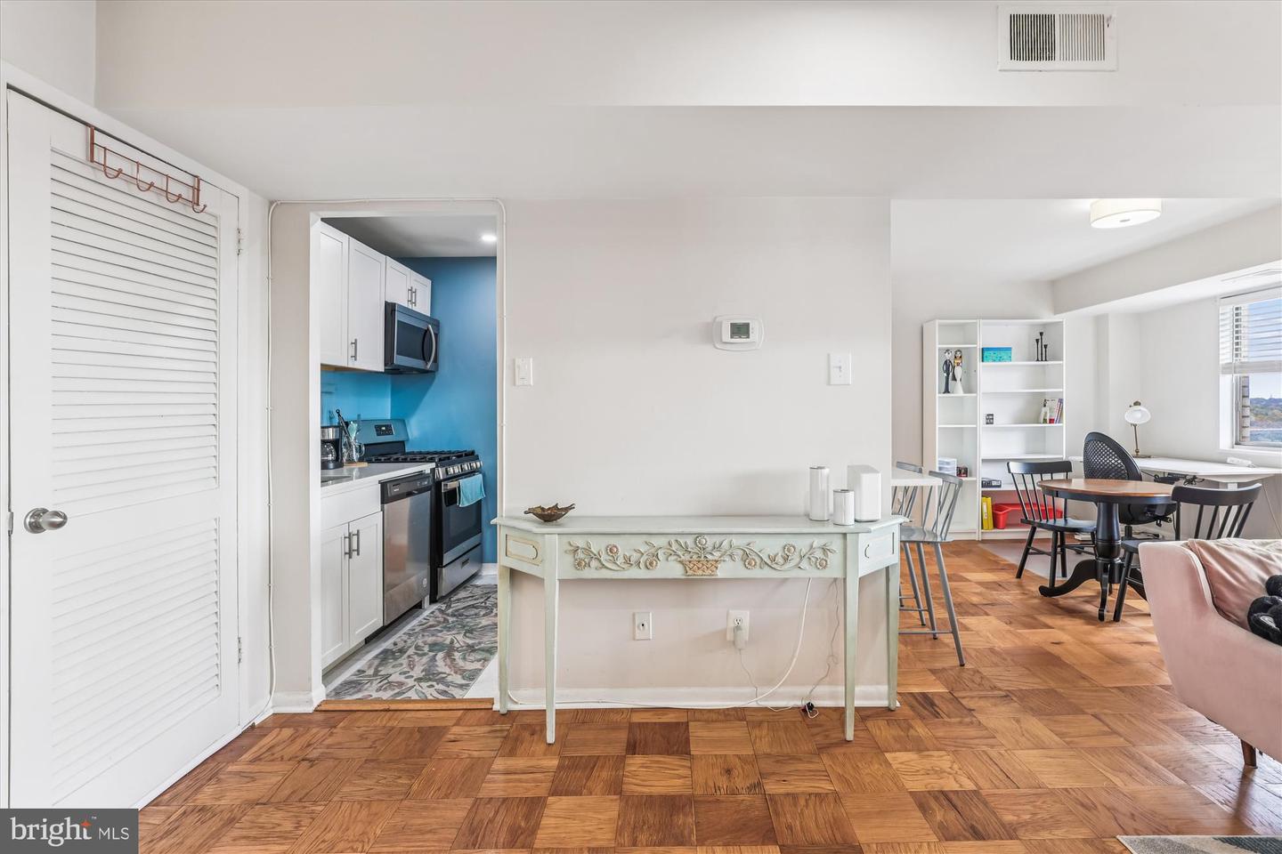 5340 HOLMES RUN PKWY #1119, ALEXANDRIA, Virginia 22304, 1 Bedroom Bedrooms, ,1 BathroomBathrooms,Residential,For sale,5340 HOLMES RUN PKWY #1119,VAAX2051020 MLS # VAAX2051020 5340 HOLMES RUN PKWY #1119, ALEXANDRIA, Virginia 22304, 1 Bedroom Bedrooms, ,1 BathroomBathrooms,Residential,For sale,5340 HOLMES RUN PKWY #1119,VAAX2051020 MLS # VAAX2051020