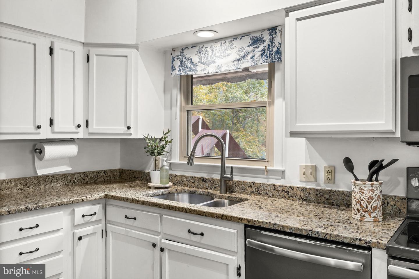 6184 RUNKLES GAP RD, ELKTON, Virginia 22827, 3 Bedrooms Bedrooms, ,2 BathroomsBathrooms,Residential,For sale,6184 RUNKLES GAP RD,VARO2002646 MLS # VARO2002646 6184 RUNKLES GAP RD, ELKTON, Virginia 22827, 3 Bedrooms Bedrooms, ,2 BathroomsBathrooms,Residential,For sale,6184 RUNKLES GAP RD,VARO2002646 MLS # VARO2002646
