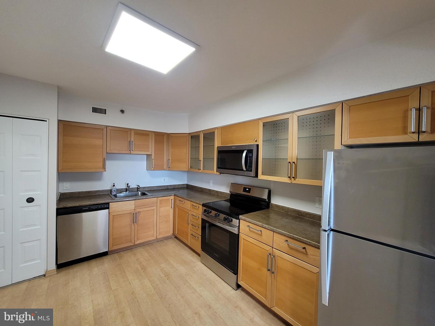 5501 SEMINARY RD #1107S, FALLS CHURCH, Virginia 22041, 2 Bedrooms Bedrooms, ,2 BathroomsBathrooms,Residential,For sale,5501 SEMINARY RD #1107S,VAFX2275294 MLS # VAFX2275294 5501 SEMINARY RD #1107S, FALLS CHURCH, Virginia 22041, 2 Bedrooms Bedrooms, ,2 BathroomsBathrooms,Residential,For sale,5501 SEMINARY RD #1107S,VAFX2275294 MLS # VAFX2275294