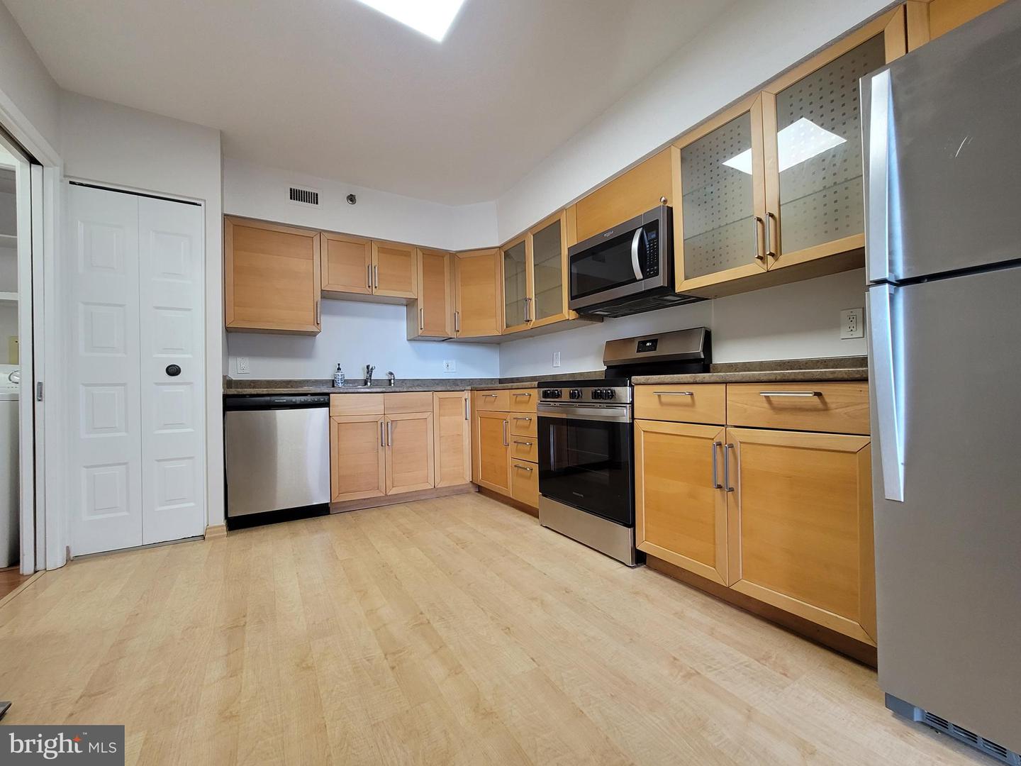 5501 SEMINARY RD #1107S, FALLS CHURCH, Virginia 22041, 2 Bedrooms Bedrooms, ,2 BathroomsBathrooms,Residential,For sale,5501 SEMINARY RD #1107S,VAFX2275294 MLS # VAFX2275294 5501 SEMINARY RD #1107S, FALLS CHURCH, Virginia 22041, 2 Bedrooms Bedrooms, ,2 BathroomsBathrooms,Residential,For sale,5501 SEMINARY RD #1107S,VAFX2275294 MLS # VAFX2275294