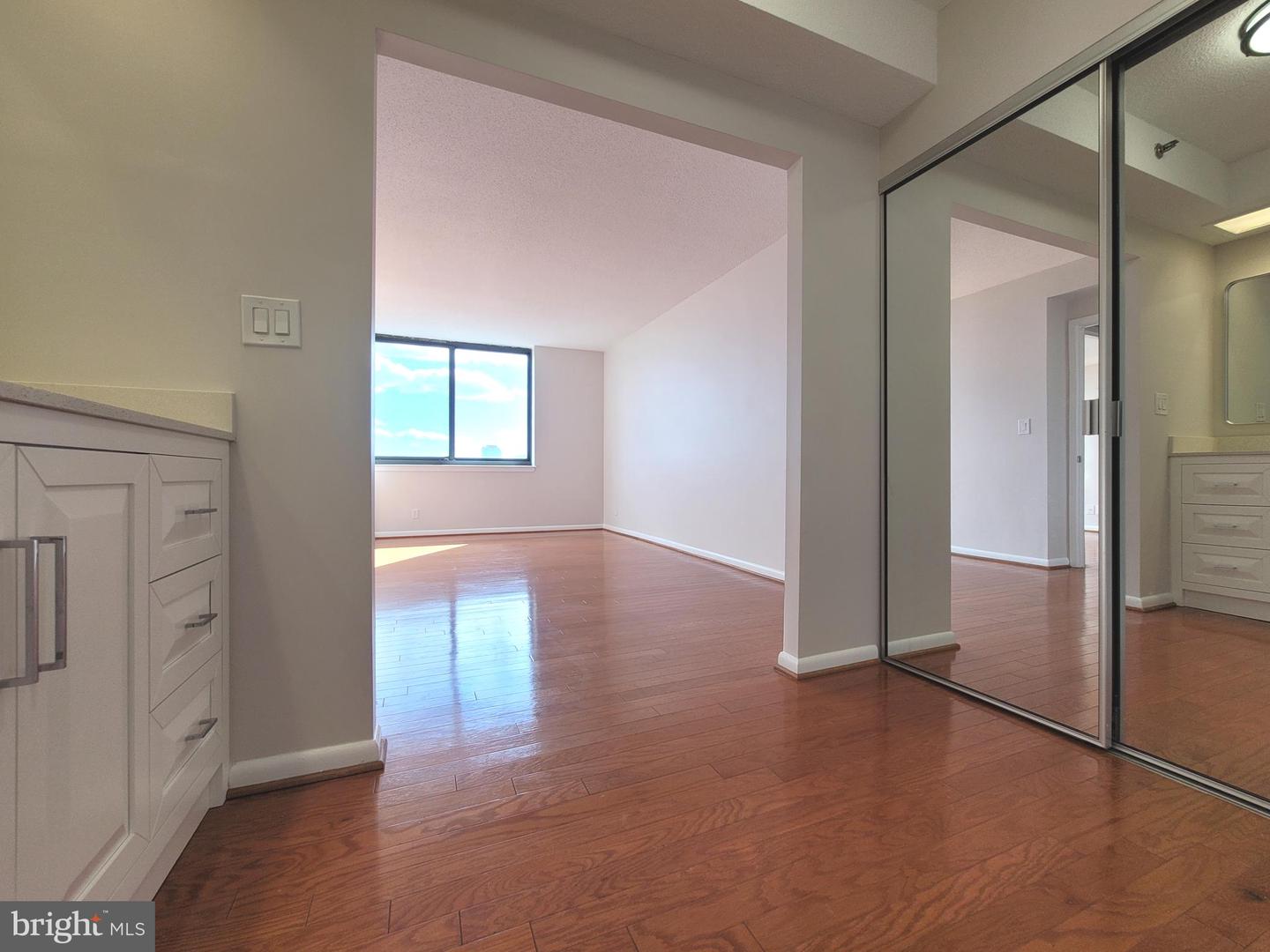 5501 SEMINARY RD #1107S, FALLS CHURCH, Virginia 22041, 2 Bedrooms Bedrooms, ,2 BathroomsBathrooms,Residential,For sale,5501 SEMINARY RD #1107S,VAFX2275294 MLS # VAFX2275294 5501 SEMINARY RD #1107S, FALLS CHURCH, Virginia 22041, 2 Bedrooms Bedrooms, ,2 BathroomsBathrooms,Residential,For sale,5501 SEMINARY RD #1107S,VAFX2275294 MLS # VAFX2275294