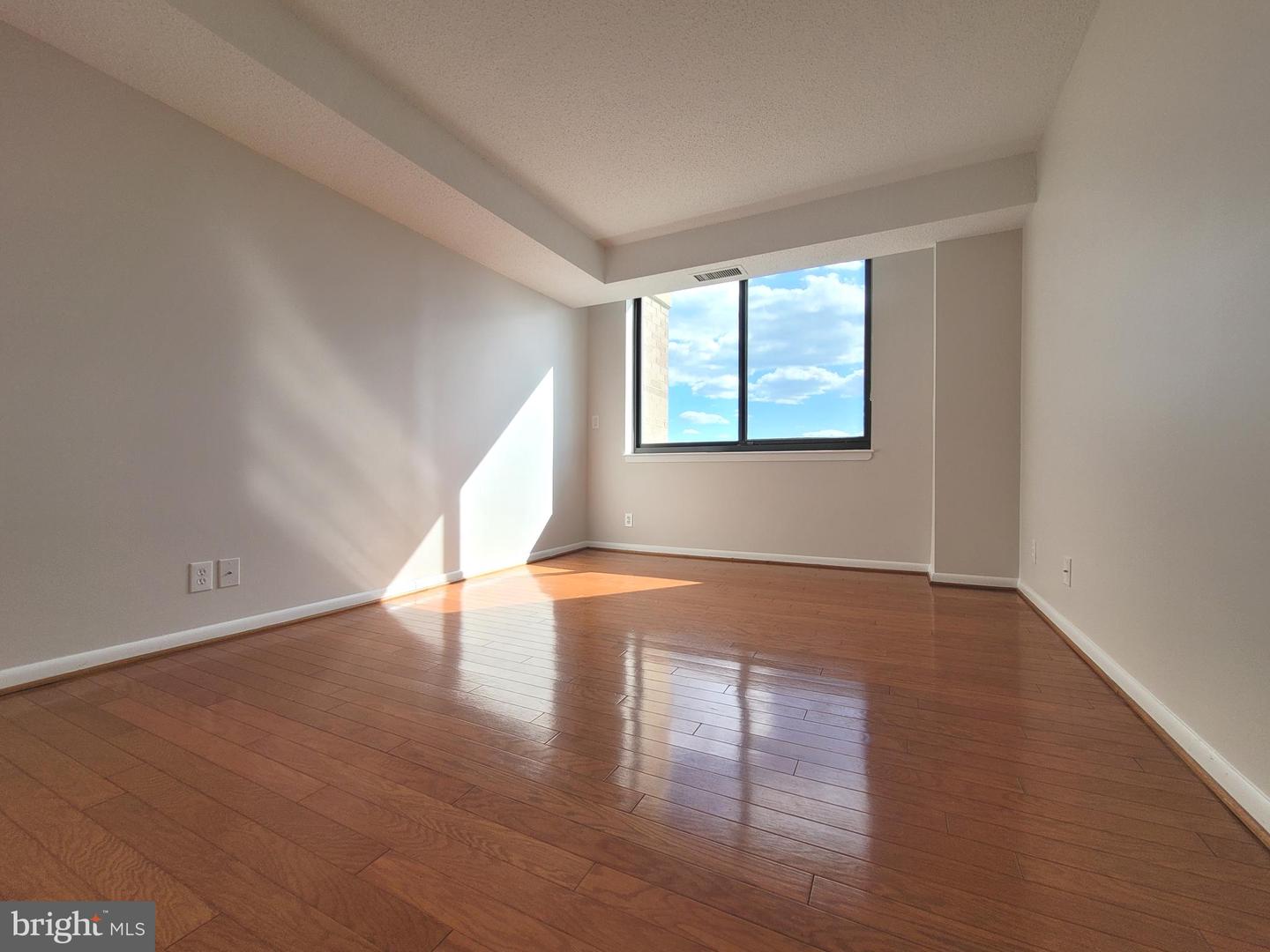 5501 SEMINARY RD #1107S, FALLS CHURCH, Virginia 22041, 2 Bedrooms Bedrooms, ,2 BathroomsBathrooms,Residential,For sale,5501 SEMINARY RD #1107S,VAFX2275294 MLS # VAFX2275294 5501 SEMINARY RD #1107S, FALLS CHURCH, Virginia 22041, 2 Bedrooms Bedrooms, ,2 BathroomsBathrooms,Residential,For sale,5501 SEMINARY RD #1107S,VAFX2275294 MLS # VAFX2275294