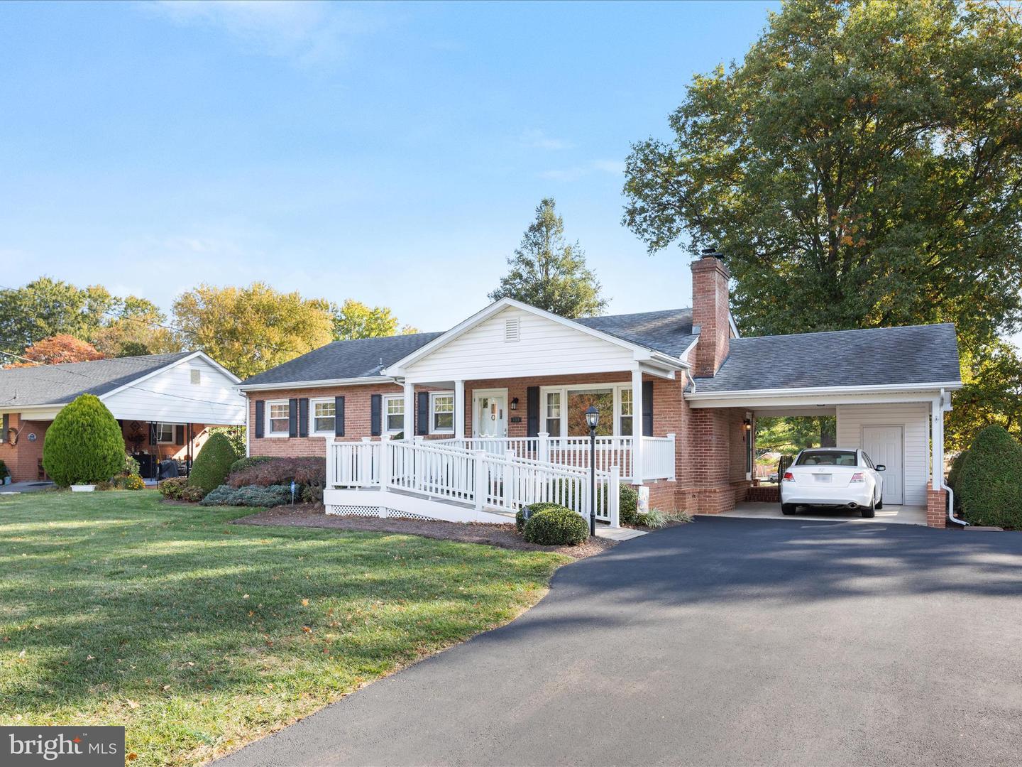 312 FOX DR, WINCHESTER, Virginia 22601, 3 Bedrooms Bedrooms, ,1 BathroomBathrooms,Residential,For sale,312 FOX DR,VAWI2009300 MLS # VAWI2009300 312 FOX DR, WINCHESTER, Virginia 22601, 3 Bedrooms Bedrooms, ,1 BathroomBathrooms,Residential,For sale,312 FOX DR,VAWI2009300 MLS # VAWI2009300