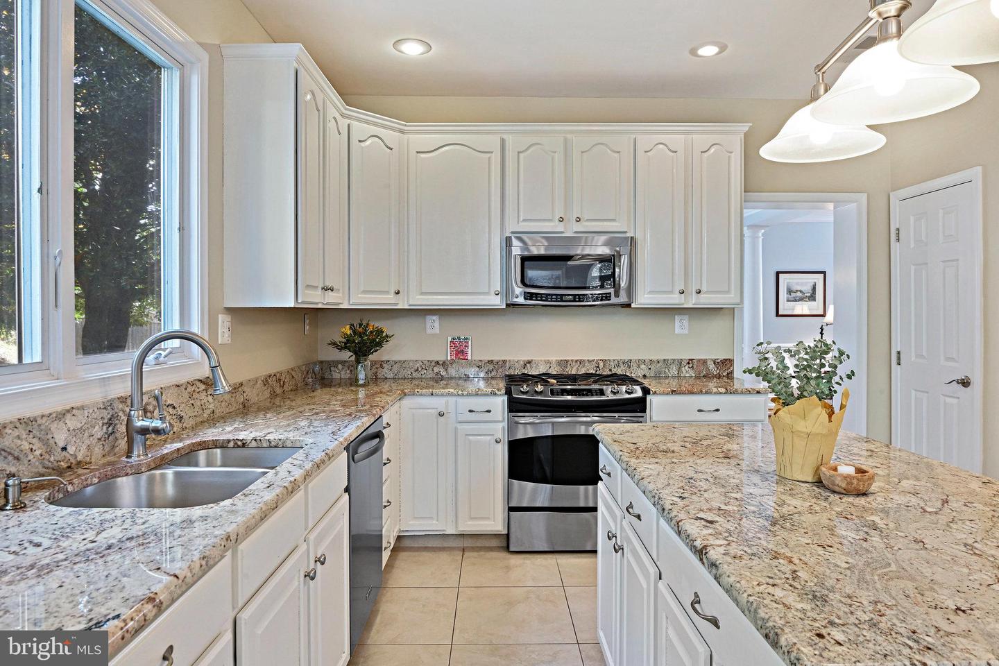 12520 RIDGEGATE DR, HERNDON, Virginia 20170, 5 Bedrooms Bedrooms, ,3 BathroomsBathrooms,Residential,For sale,12520 RIDGEGATE DR,VAFX2275872 MLS # VAFX2275872 12520 RIDGEGATE DR, HERNDON, Virginia 20170, 5 Bedrooms Bedrooms, ,3 BathroomsBathrooms,Residential,For sale,12520 RIDGEGATE DR,VAFX2275872 MLS # VAFX2275872