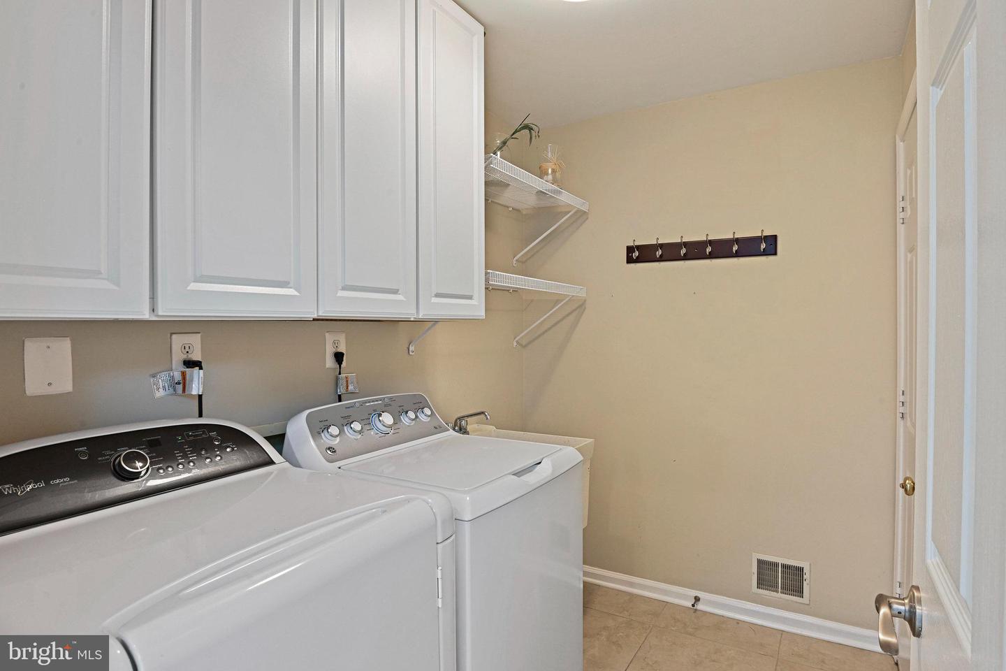 12520 RIDGEGATE DR, HERNDON, Virginia 20170, 5 Bedrooms Bedrooms, ,3 BathroomsBathrooms,Residential,For sale,12520 RIDGEGATE DR,VAFX2275872 MLS # VAFX2275872 12520 RIDGEGATE DR, HERNDON, Virginia 20170, 5 Bedrooms Bedrooms, ,3 BathroomsBathrooms,Residential,For sale,12520 RIDGEGATE DR,VAFX2275872 MLS # VAFX2275872