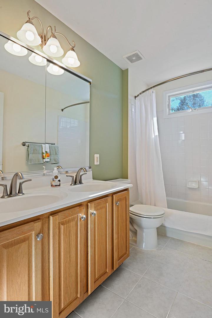 12520 RIDGEGATE DR, HERNDON, Virginia 20170, 5 Bedrooms Bedrooms, ,3 BathroomsBathrooms,Residential,For sale,12520 RIDGEGATE DR,VAFX2275872 MLS # VAFX2275872 12520 RIDGEGATE DR, HERNDON, Virginia 20170, 5 Bedrooms Bedrooms, ,3 BathroomsBathrooms,Residential,For sale,12520 RIDGEGATE DR,VAFX2275872 MLS # VAFX2275872