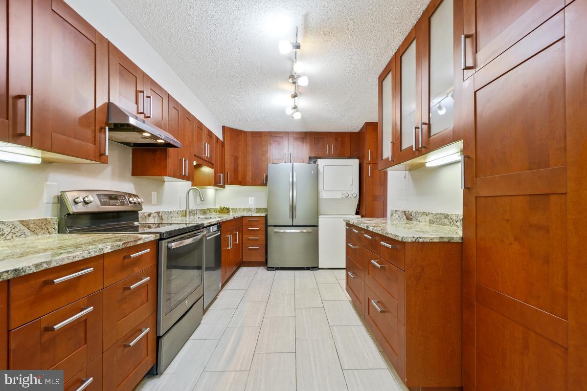 5904 MOUNT EAGLE DR #105, ALEXANDRIA, Virginia 22303, 2 Bedrooms Bedrooms, 8 Rooms Rooms,2 BathroomsBathrooms,Residential,For sale,5904 MOUNT EAGLE DR #105,VAFX2276300 MLS # VAFX2276300 5904 MOUNT EAGLE DR #105, ALEXANDRIA, Virginia 22303, 2 Bedrooms Bedrooms, 8 Rooms Rooms,2 BathroomsBathrooms,Residential,For sale,5904 MOUNT EAGLE DR #105,VAFX2276300 MLS # VAFX2276300