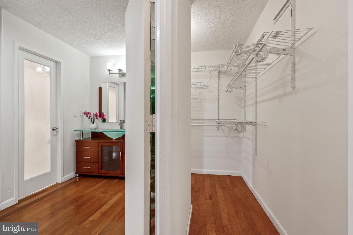 5904 MOUNT EAGLE DR #105, ALEXANDRIA, Virginia 22303, 2 Bedrooms Bedrooms, 8 Rooms Rooms,2 BathroomsBathrooms,Residential,For sale,5904 MOUNT EAGLE DR #105,VAFX2276300 MLS # VAFX2276300 5904 MOUNT EAGLE DR #105, ALEXANDRIA, Virginia 22303, 2 Bedrooms Bedrooms, 8 Rooms Rooms,2 BathroomsBathrooms,Residential,For sale,5904 MOUNT EAGLE DR #105,VAFX2276300 MLS # VAFX2276300
