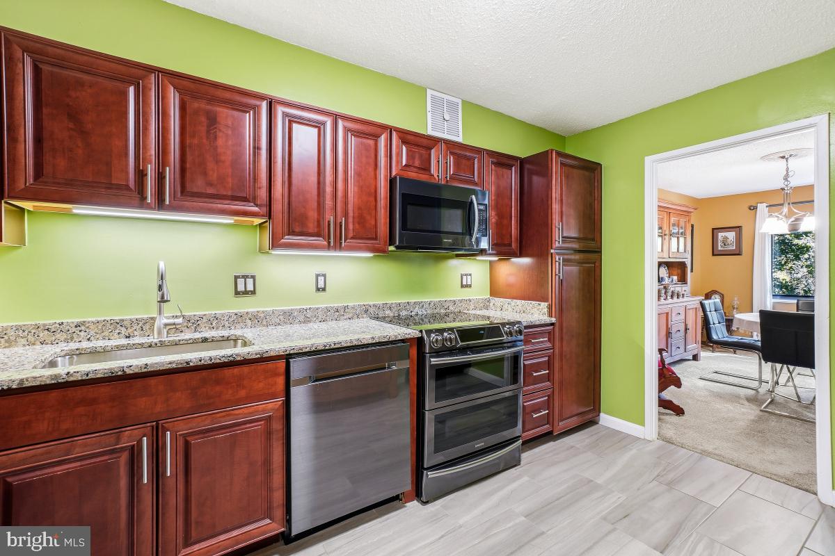 5901 MOUNT EAGLE DR #216, ALEXANDRIA, Virginia 22303, 2 Bedrooms Bedrooms, 8 Rooms Rooms,2 BathroomsBathrooms,Residential,For sale,5901 MOUNT EAGLE DR #216,VAFX2276310 MLS # VAFX2276310 5901 MOUNT EAGLE DR #216, ALEXANDRIA, Virginia 22303, 2 Bedrooms Bedrooms, 8 Rooms Rooms,2 BathroomsBathrooms,Residential,For sale,5901 MOUNT EAGLE DR #216,VAFX2276310 MLS # VAFX2276310