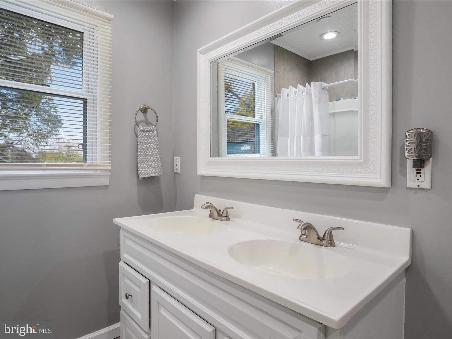 412 MASSANUTTEN HTS, WOODSTOCK, Virginia 22664, 2 Bedrooms Bedrooms, ,1 BathroomBathrooms,Residential,For sale,412 MASSANUTTEN HTS,VASH2012860 MLS # VASH2012860