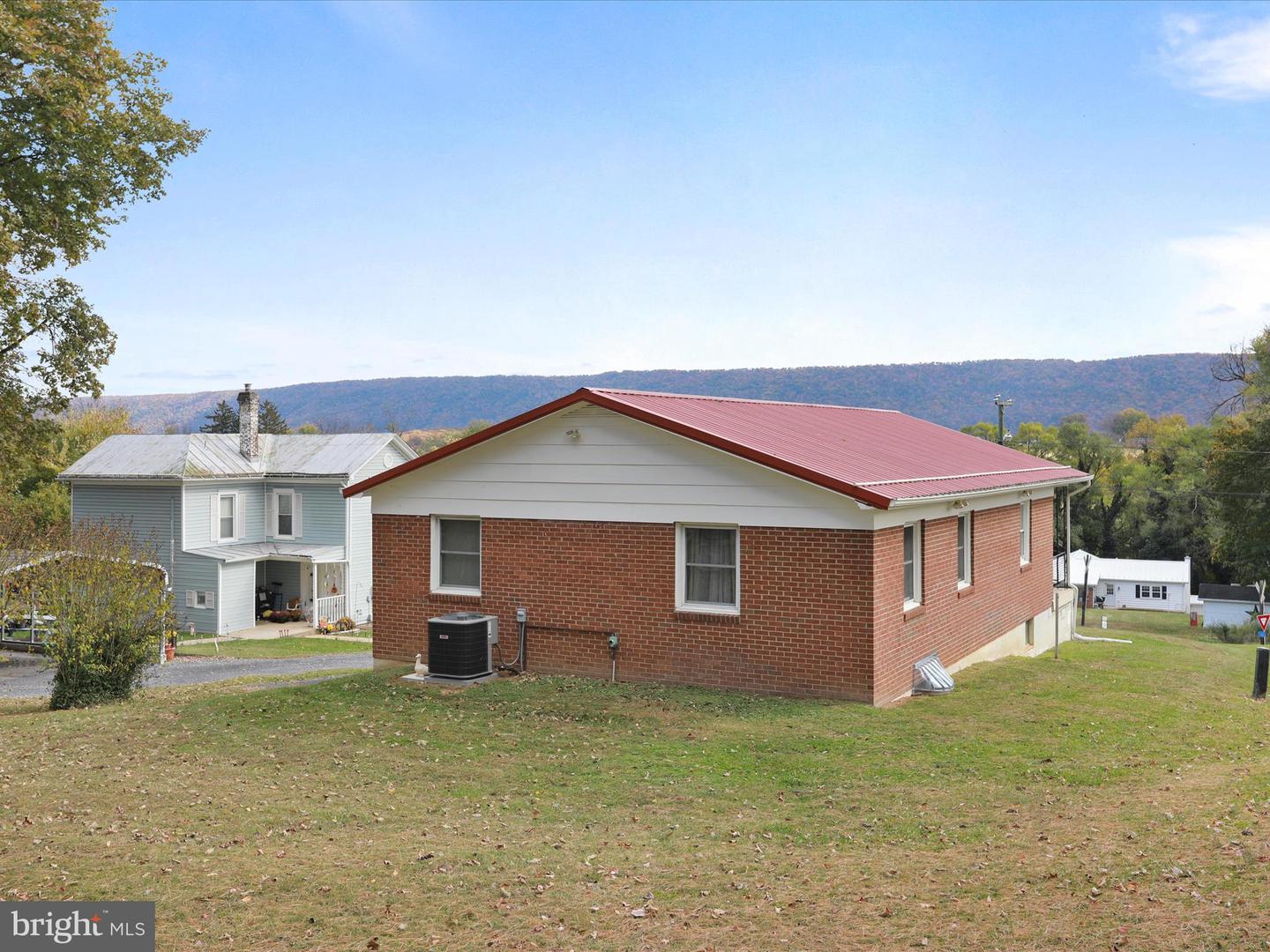 412 MASSANUTTEN HTS, WOODSTOCK, Virginia 22664, 2 Bedrooms Bedrooms, ,1 BathroomBathrooms,Residential,For sale,412 MASSANUTTEN HTS,VASH2012860 MLS # VASH2012860