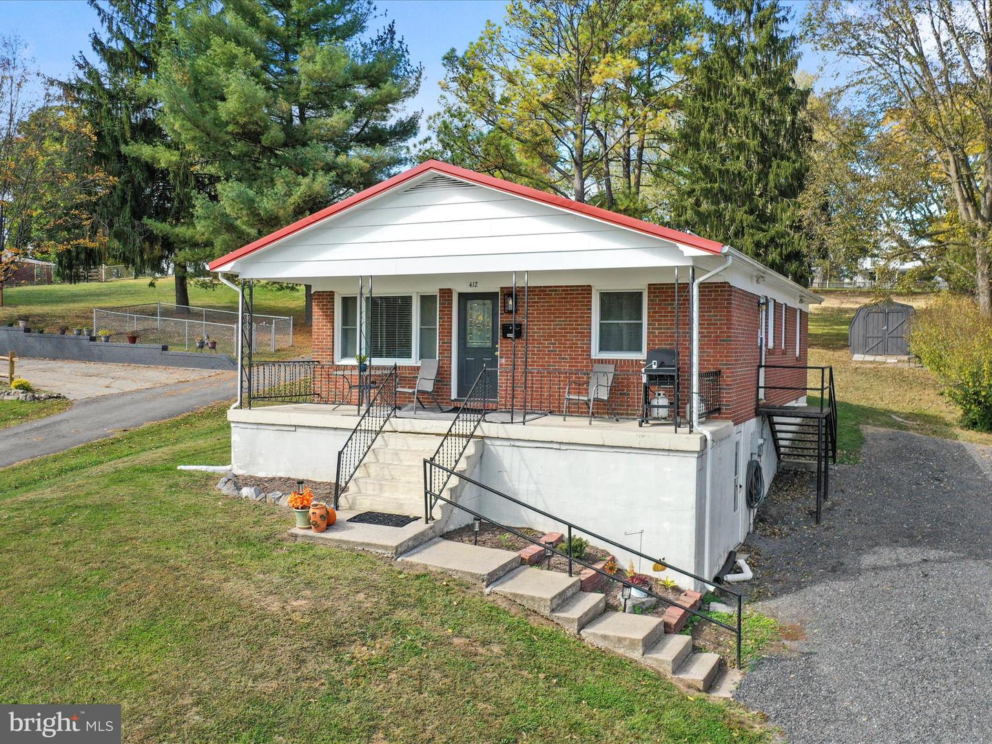 412 MASSANUTTEN HTS, WOODSTOCK, Virginia 22664, 2 Bedrooms Bedrooms, ,1 BathroomBathrooms,Residential,For sale,412 MASSANUTTEN HTS,VASH2012860 MLS # VASH2012860