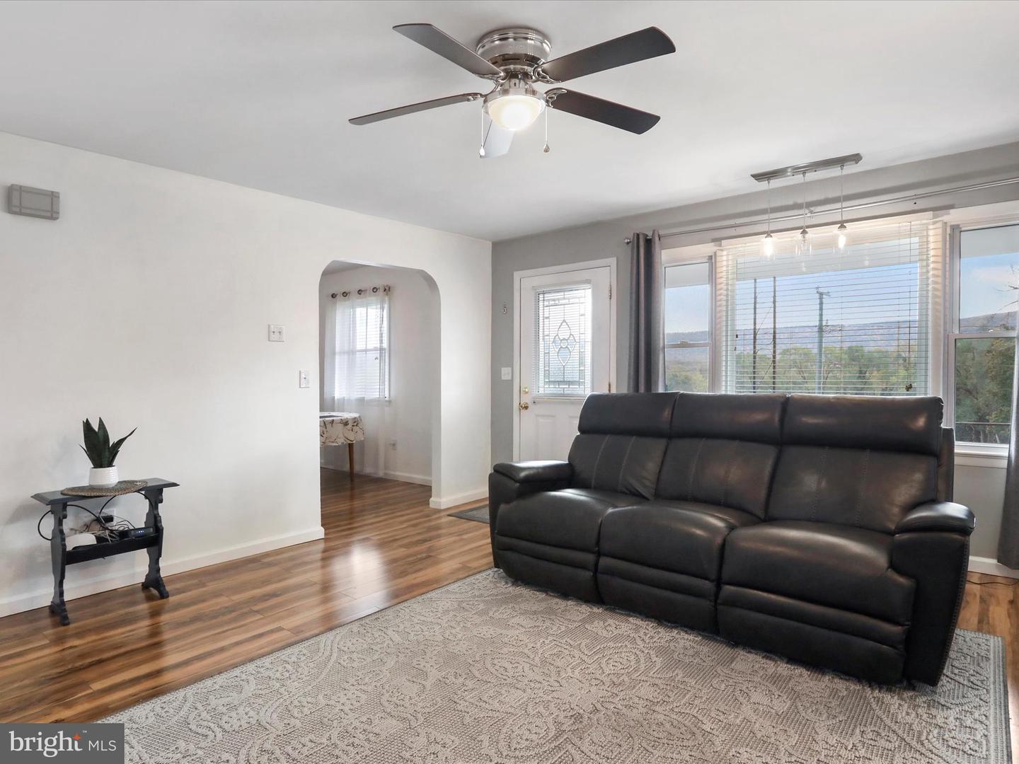 412 MASSANUTTEN HTS, WOODSTOCK, Virginia 22664, 2 Bedrooms Bedrooms, ,1 BathroomBathrooms,Residential,For sale,412 MASSANUTTEN HTS,VASH2012860 MLS # VASH2012860