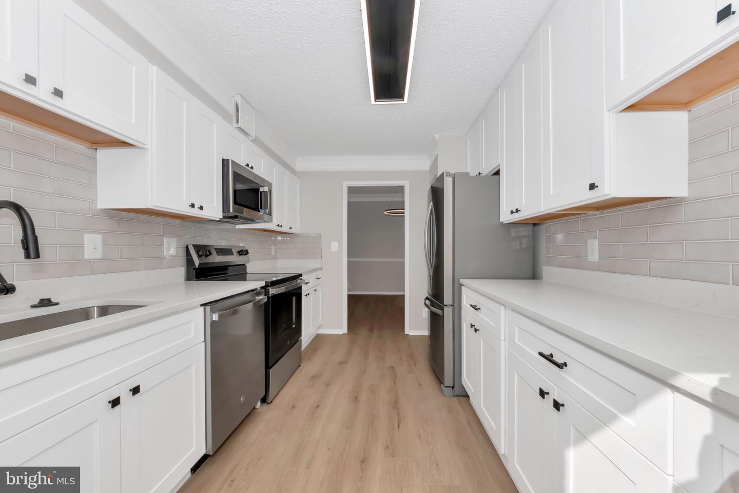 5904 MOUNT EAGLE DR #210, ALEXANDRIA, Virginia 22303, 2 Bedrooms Bedrooms, 4 Rooms Rooms,2 BathroomsBathrooms,Residential,For sale,5904 MOUNT EAGLE DR #210,VAFX2276278 MLS # VAFX2276278 5904 MOUNT EAGLE DR #210, ALEXANDRIA, Virginia 22303, 2 Bedrooms Bedrooms, 4 Rooms Rooms,2 BathroomsBathrooms,Residential,For sale,5904 MOUNT EAGLE DR #210,VAFX2276278 MLS # VAFX2276278