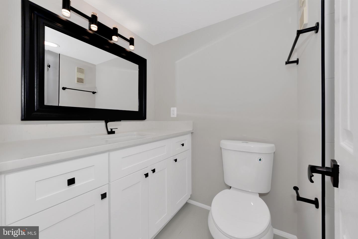 5904 MOUNT EAGLE DR #210, ALEXANDRIA, Virginia 22303, 2 Bedrooms Bedrooms, 4 Rooms Rooms,2 BathroomsBathrooms,Residential,For sale,5904 MOUNT EAGLE DR #210,VAFX2276278 MLS # VAFX2276278 5904 MOUNT EAGLE DR #210, ALEXANDRIA, Virginia 22303, 2 Bedrooms Bedrooms, 4 Rooms Rooms,2 BathroomsBathrooms,Residential,For sale,5904 MOUNT EAGLE DR #210,VAFX2276278 MLS # VAFX2276278