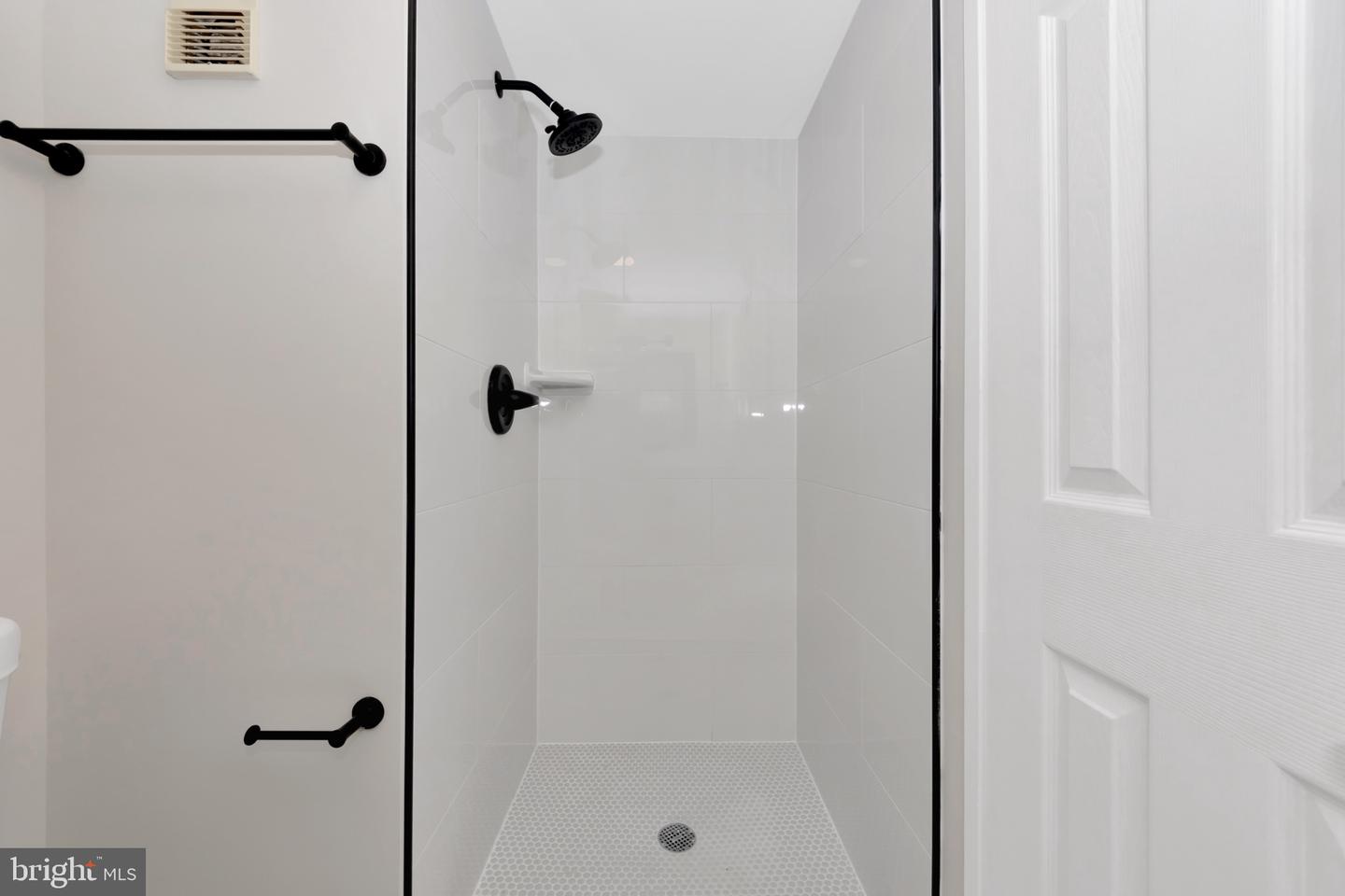 5904 MOUNT EAGLE DR #210, ALEXANDRIA, Virginia 22303, 2 Bedrooms Bedrooms, 4 Rooms Rooms,2 BathroomsBathrooms,Residential,For sale,5904 MOUNT EAGLE DR #210,VAFX2276278 MLS # VAFX2276278 5904 MOUNT EAGLE DR #210, ALEXANDRIA, Virginia 22303, 2 Bedrooms Bedrooms, 4 Rooms Rooms,2 BathroomsBathrooms,Residential,For sale,5904 MOUNT EAGLE DR #210,VAFX2276278 MLS # VAFX2276278