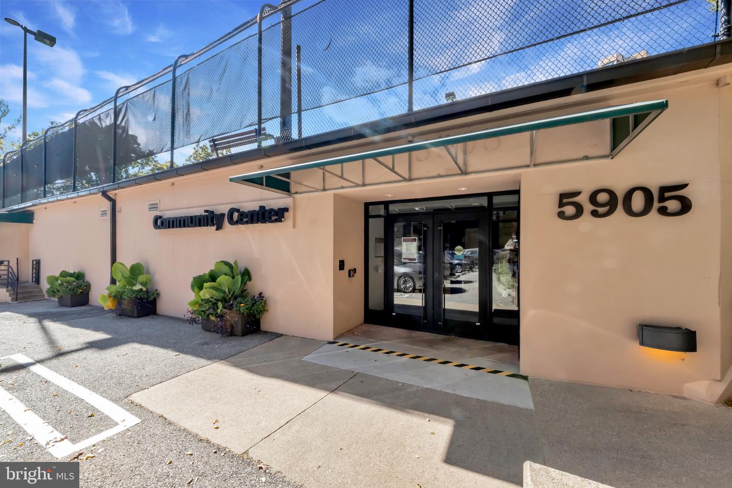 5904 MOUNT EAGLE DR #210, ALEXANDRIA, Virginia 22303, 2 Bedrooms Bedrooms, 4 Rooms Rooms,2 BathroomsBathrooms,Residential,For sale,5904 MOUNT EAGLE DR #210,VAFX2276278 MLS # VAFX2276278 5904 MOUNT EAGLE DR #210, ALEXANDRIA, Virginia 22303, 2 Bedrooms Bedrooms, 4 Rooms Rooms,2 BathroomsBathrooms,Residential,For sale,5904 MOUNT EAGLE DR #210,VAFX2276278 MLS # VAFX2276278