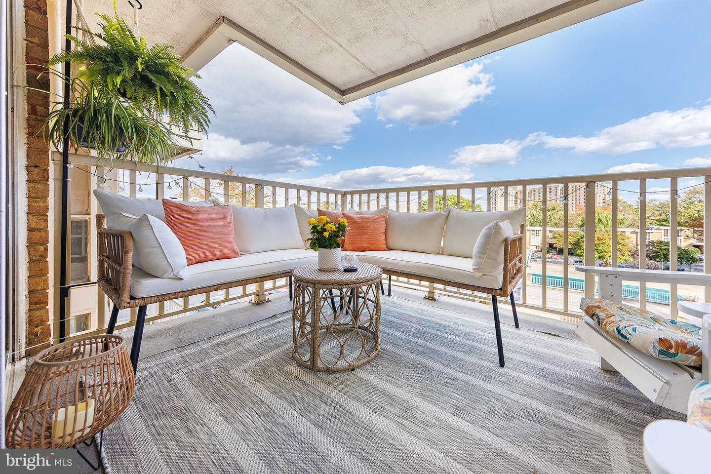 2650 REDCOAT DR #3D, ALEXANDRIA, Virginia 22303, 2 Bedrooms Bedrooms, 5 Rooms Rooms,1 BathroomBathrooms,Residential,For sale,2650 REDCOAT DR #3D,VAFX2276124 MLS # VAFX2276124 2650 REDCOAT DR #3D, ALEXANDRIA, Virginia 22303, 2 Bedrooms Bedrooms, 5 Rooms Rooms,1 BathroomBathrooms,Residential,For sale,2650 REDCOAT DR #3D,VAFX2276124 MLS # VAFX2276124