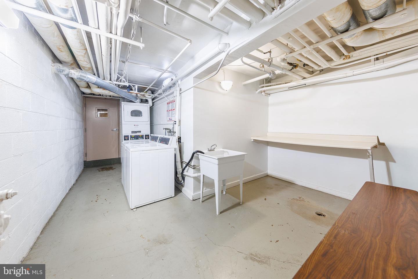 2650 REDCOAT DR #3D, ALEXANDRIA, Virginia 22303, 2 Bedrooms Bedrooms, 5 Rooms Rooms,1 BathroomBathrooms,Residential,For sale,2650 REDCOAT DR #3D,VAFX2276124 MLS # VAFX2276124 2650 REDCOAT DR #3D, ALEXANDRIA, Virginia 22303, 2 Bedrooms Bedrooms, 5 Rooms Rooms,1 BathroomBathrooms,Residential,For sale,2650 REDCOAT DR #3D,VAFX2276124 MLS # VAFX2276124