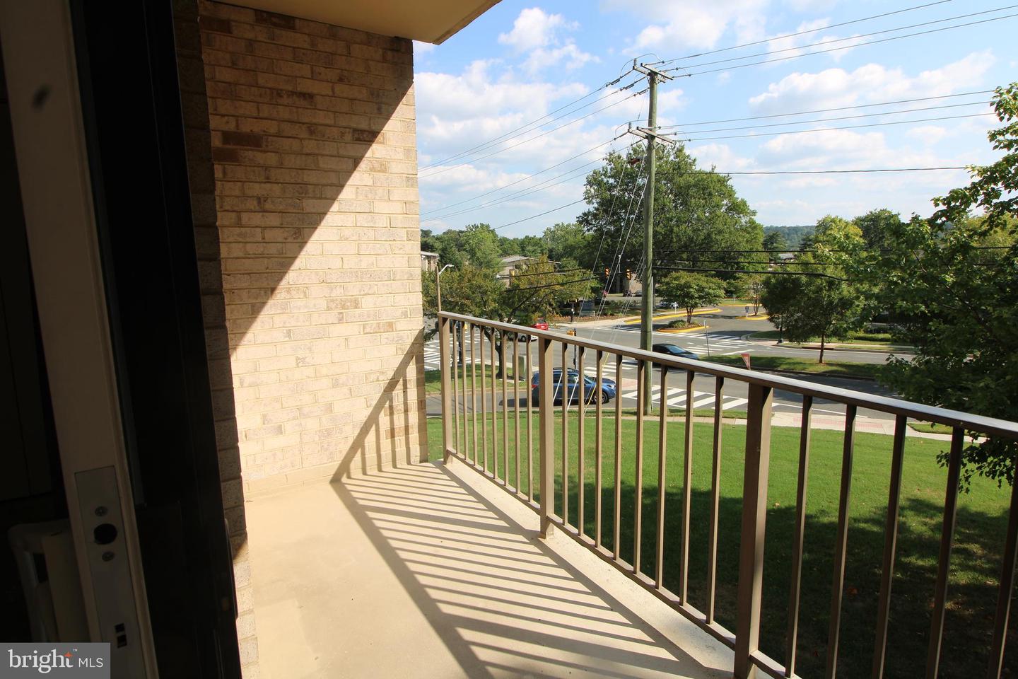 6141 EDSALL RD #E, ALEXANDRIA, Virginia 22304, 1 Bedroom Bedrooms, ,1 BathroomBathrooms,Residential,For sale,6141 EDSALL RD #E,VAAX2051196 MLS # VAAX2051196 6141 EDSALL RD #E, ALEXANDRIA, Virginia 22304, 1 Bedroom Bedrooms, ,1 BathroomBathrooms,Residential,For sale,6141 EDSALL RD #E,VAAX2051196 MLS # VAAX2051196