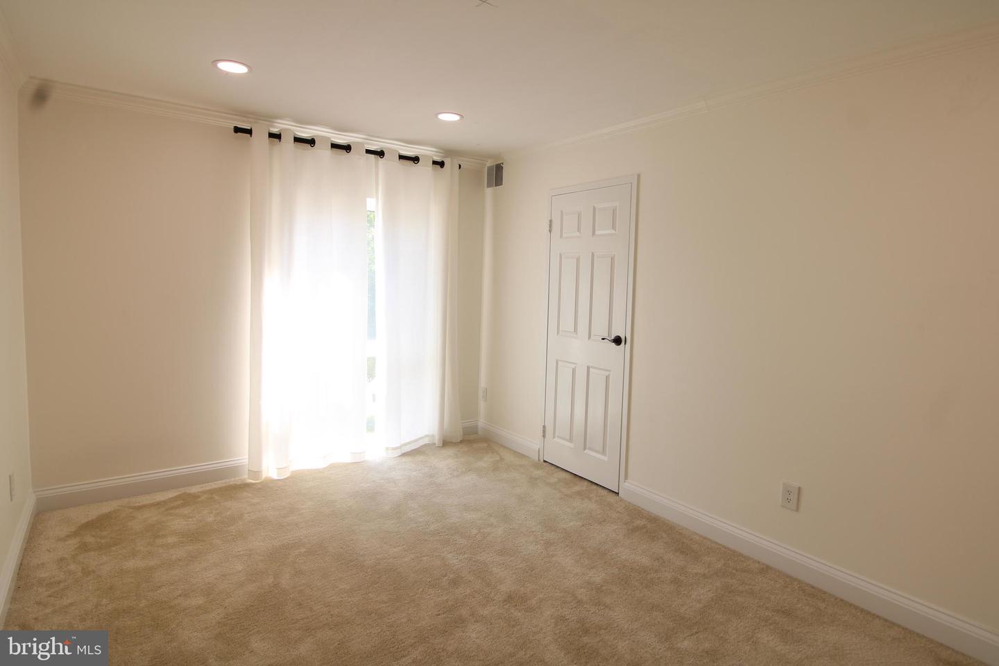 6141 EDSALL RD #E, ALEXANDRIA, Virginia 22304, 1 Bedroom Bedrooms, ,1 BathroomBathrooms,Residential,For sale,6141 EDSALL RD #E,VAAX2051196 MLS # VAAX2051196 6141 EDSALL RD #E, ALEXANDRIA, Virginia 22304, 1 Bedroom Bedrooms, ,1 BathroomBathrooms,Residential,For sale,6141 EDSALL RD #E,VAAX2051196 MLS # VAAX2051196