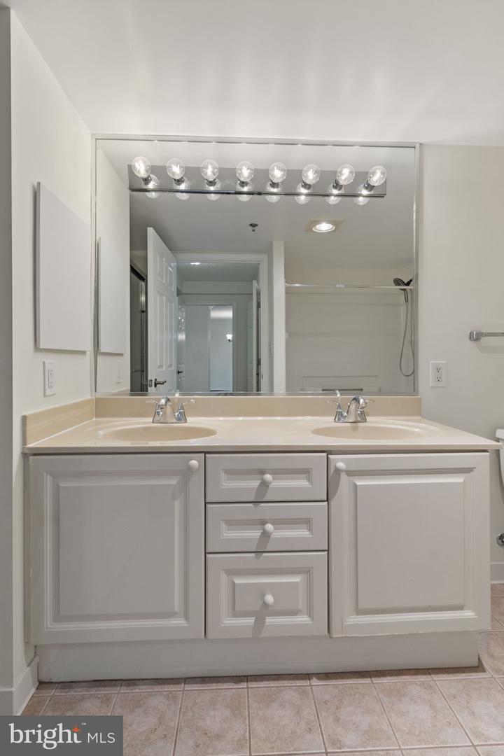 19385 CYPRESS RIDGE TER #415, LEESBURG, Virginia 20176, 3 Bedrooms Bedrooms, ,2 BathroomsBathrooms,Residential,For sale,19385 CYPRESS RIDGE TER #415,VALO2109674 MLS # VALO2109674 19385 CYPRESS RIDGE TER #415, LEESBURG, Virginia 20176, 3 Bedrooms Bedrooms, ,2 BathroomsBathrooms,Residential,For sale,19385 CYPRESS RIDGE TER #415,VALO2109674 MLS # VALO2109674