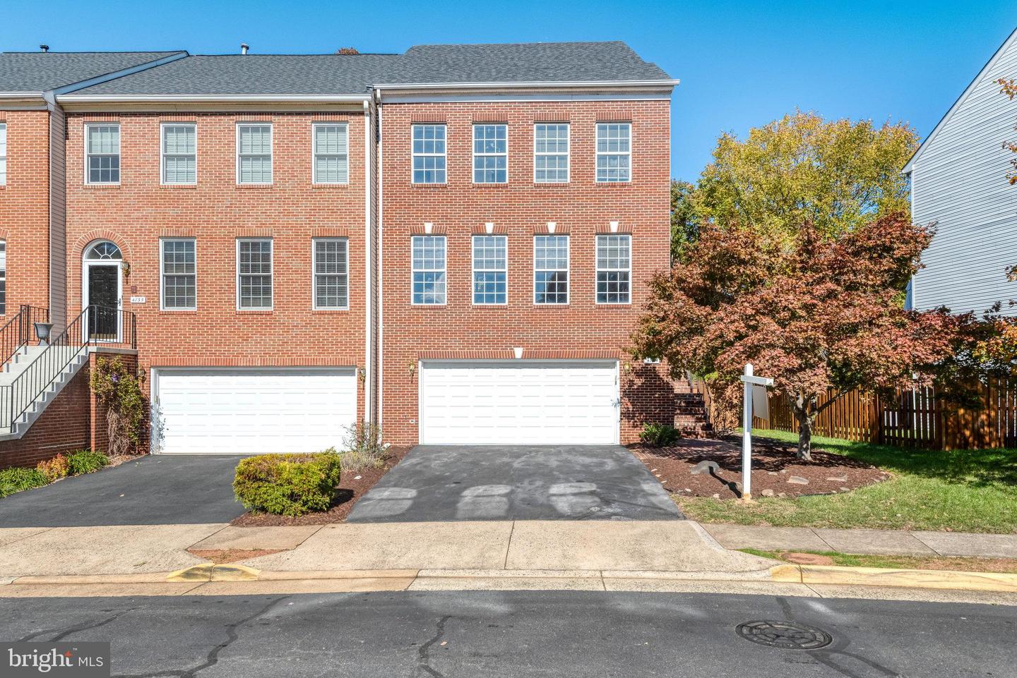 4737 GREAT HERON CIR, FAIRFAX, Virginia 22033, 3 Bedrooms Bedrooms, ,3 BathroomsBathrooms,Residential,For sale,4737 GREAT HERON CIR,VAFX2276274 MLS # VAFX2276274 4737 GREAT HERON CIR, FAIRFAX, Virginia 22033, 3 Bedrooms Bedrooms, ,3 BathroomsBathrooms,Residential,For sale,4737 GREAT HERON CIR,VAFX2276274 MLS # VAFX2276274