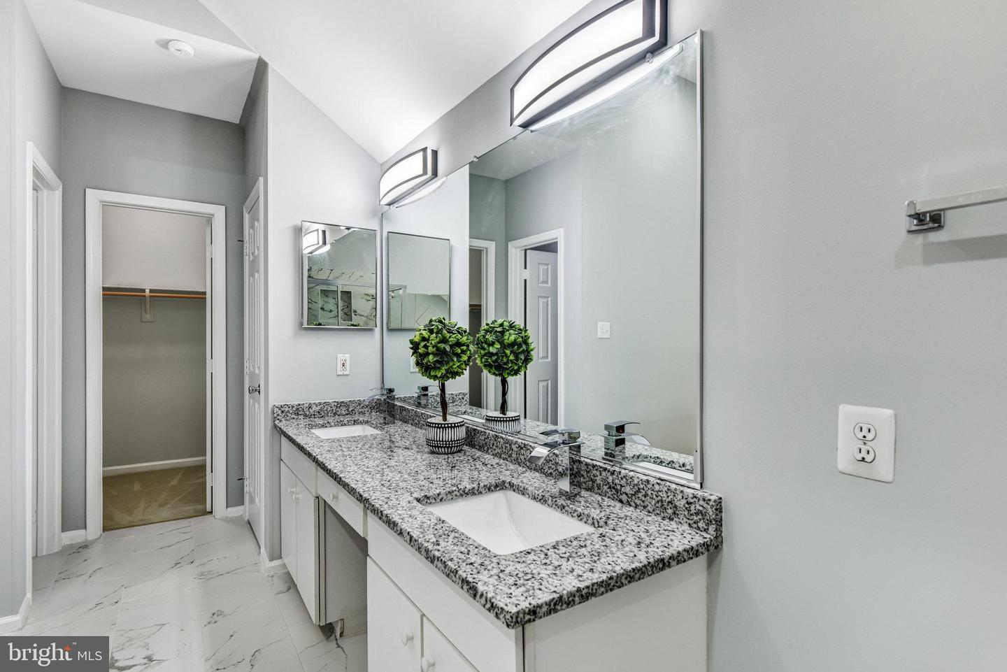 4737 GREAT HERON CIR, FAIRFAX, Virginia 22033, 3 Bedrooms Bedrooms, ,3 BathroomsBathrooms,Residential,For sale,4737 GREAT HERON CIR,VAFX2276274 MLS # VAFX2276274 4737 GREAT HERON CIR, FAIRFAX, Virginia 22033, 3 Bedrooms Bedrooms, ,3 BathroomsBathrooms,Residential,For sale,4737 GREAT HERON CIR,VAFX2276274 MLS # VAFX2276274